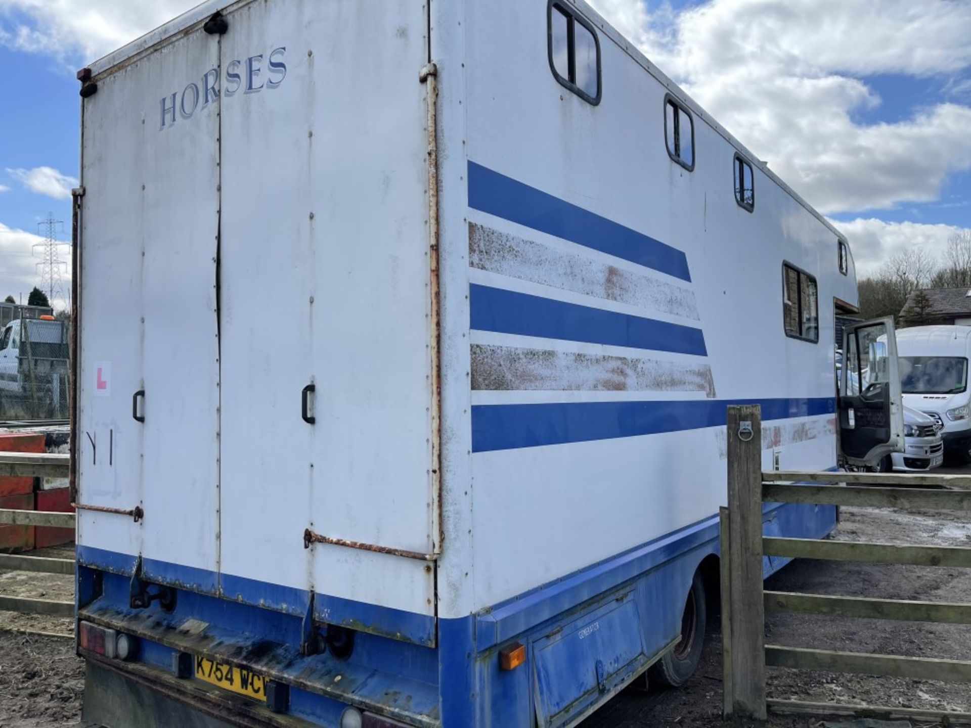 K reg IVECO HORSEBOX (LOCATION BLACKBURN) 1ST REG 06/93, RUNS & DRIVES, NO V5 (RING FOR COLLECTION - Image 4 of 9