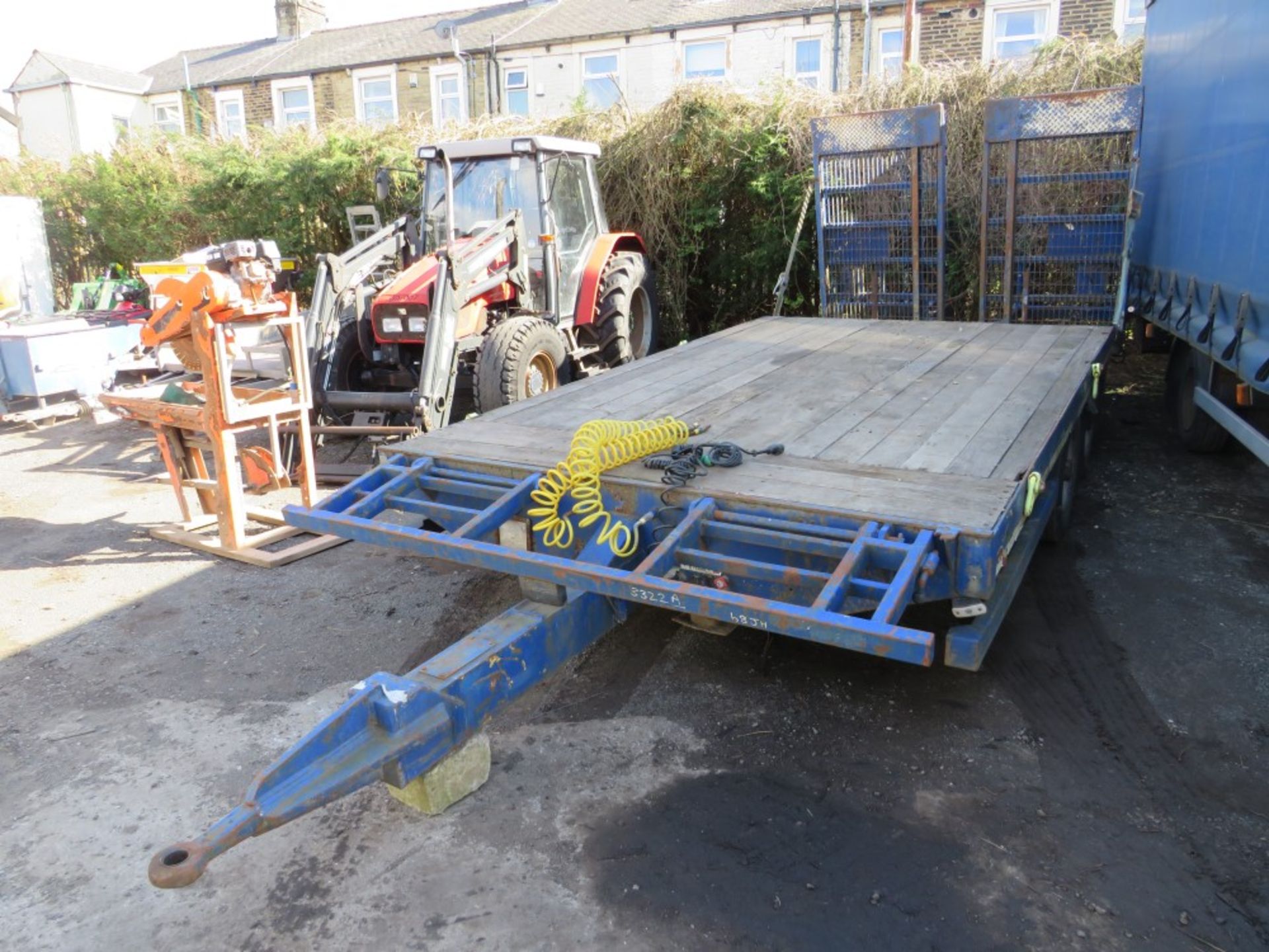 LOW LOADER TRAILER 18FT BED, 8FT WIDE, SPRUNG RAMPS, FOLD DOWN HEADBOARD, AIR & HYD BRAKES [+ VAT] - Image 2 of 7