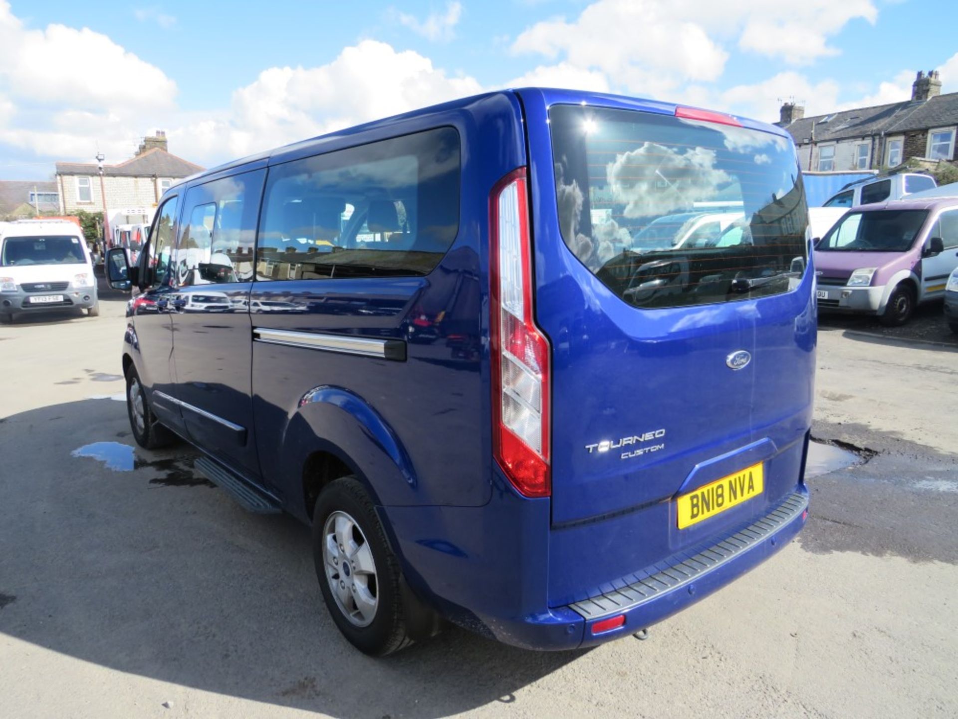 18 reg FORD TOURNEO CUSTOM 310 T-NIUM TDCI MINIBUS, 1ST REG 03/18, TEST 10/21, 125961M, V5 HERE, 1 - Image 3 of 7