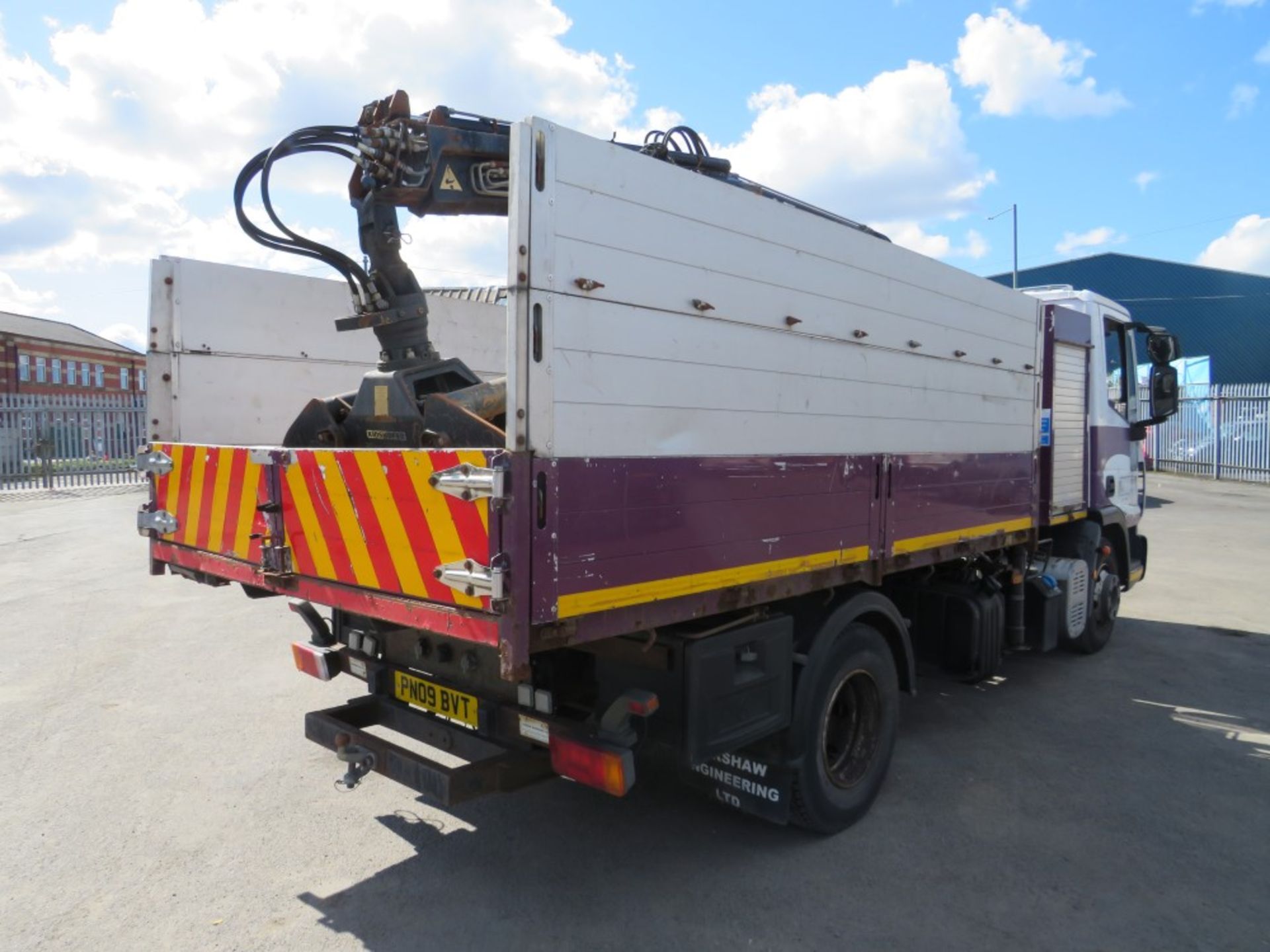 09 reg IVECO 75E18 TIPPER C/W HIAB CRANE & KINSHOFER GRAB (DIRECT COUNCIL) 1ST REG 03/09, 66944KM, - Image 4 of 6