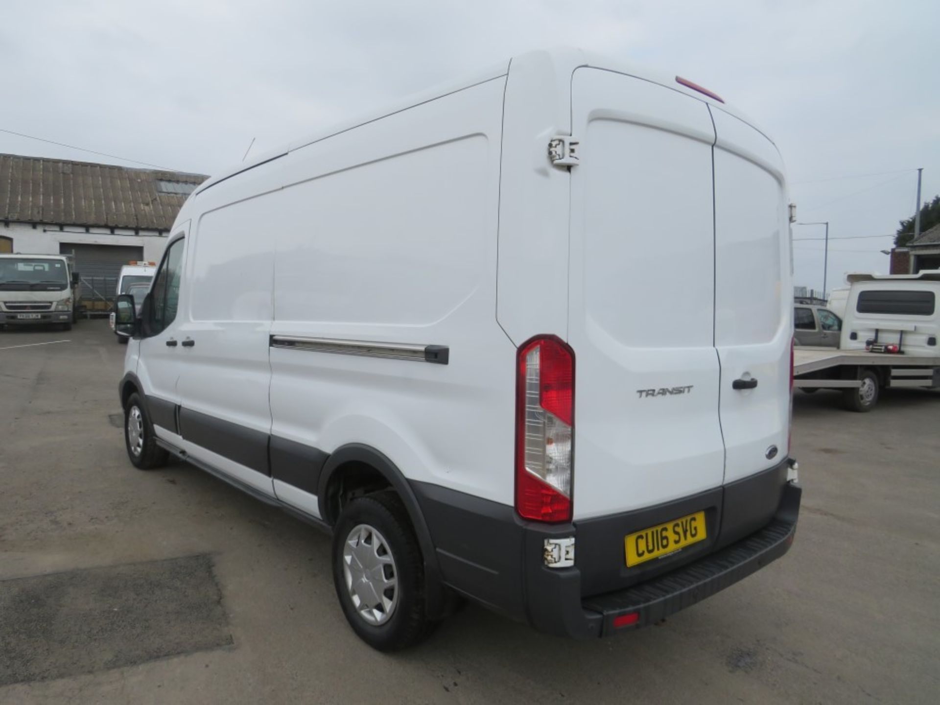 16 reg FORD TRANSIT 350 TREND, 1ST REG 03/16, 117596M, V5 HERE, 1 FORMER KEEPER [+ VAT] - Image 3 of 7