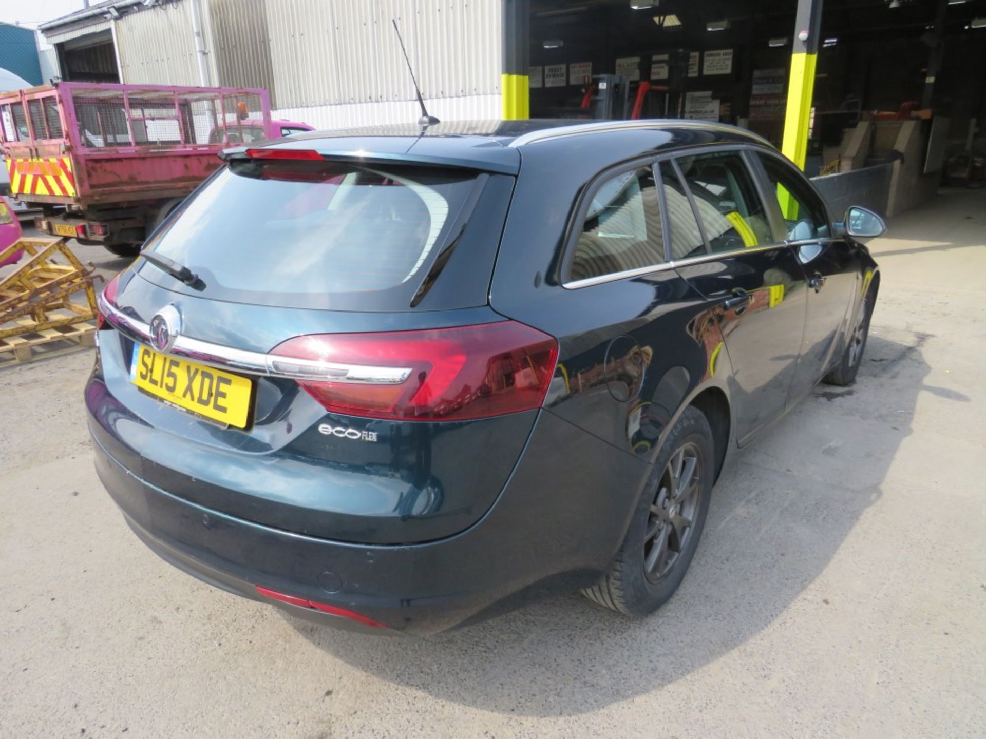 15 reg VAUXHALL INSIGNIA DESIGN CDTI ESTATE, AIR CON, CRUISE CONTROL, FSH, 1ST REG 05/15, TEST 10/ - Image 4 of 6