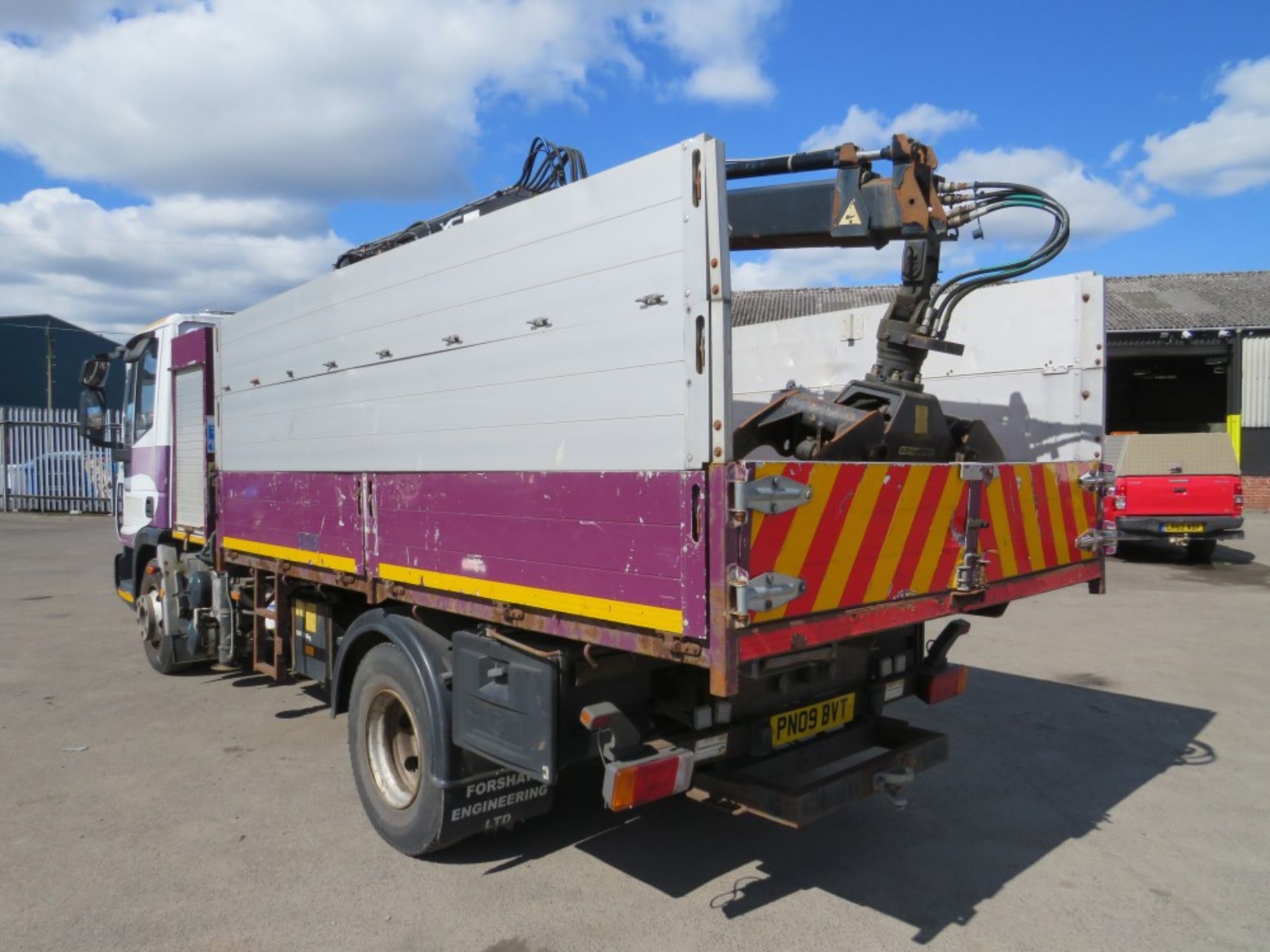 09 reg IVECO 75E18 TIPPER C/W HIAB CRANE & KINSHOFER GRAB (DIRECT COUNCIL) 1ST REG 03/09, 66944KM, - Image 3 of 6