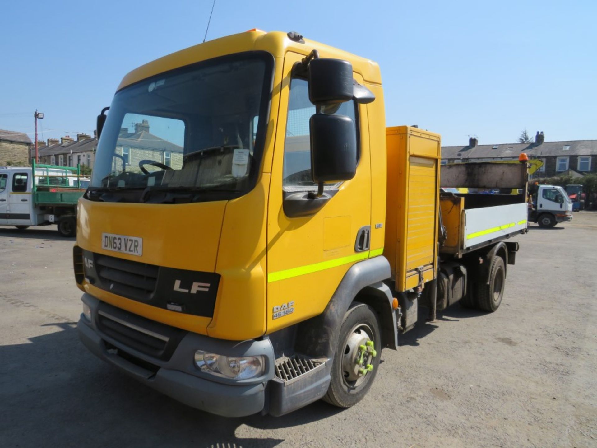 63 reg DAF FA LF45 7.5 TON TIPPER C/W HIAB (DIRECT COUNCIL) 1ST REG 12/13, TEST 01/22, 129403KM, - Image 2 of 6