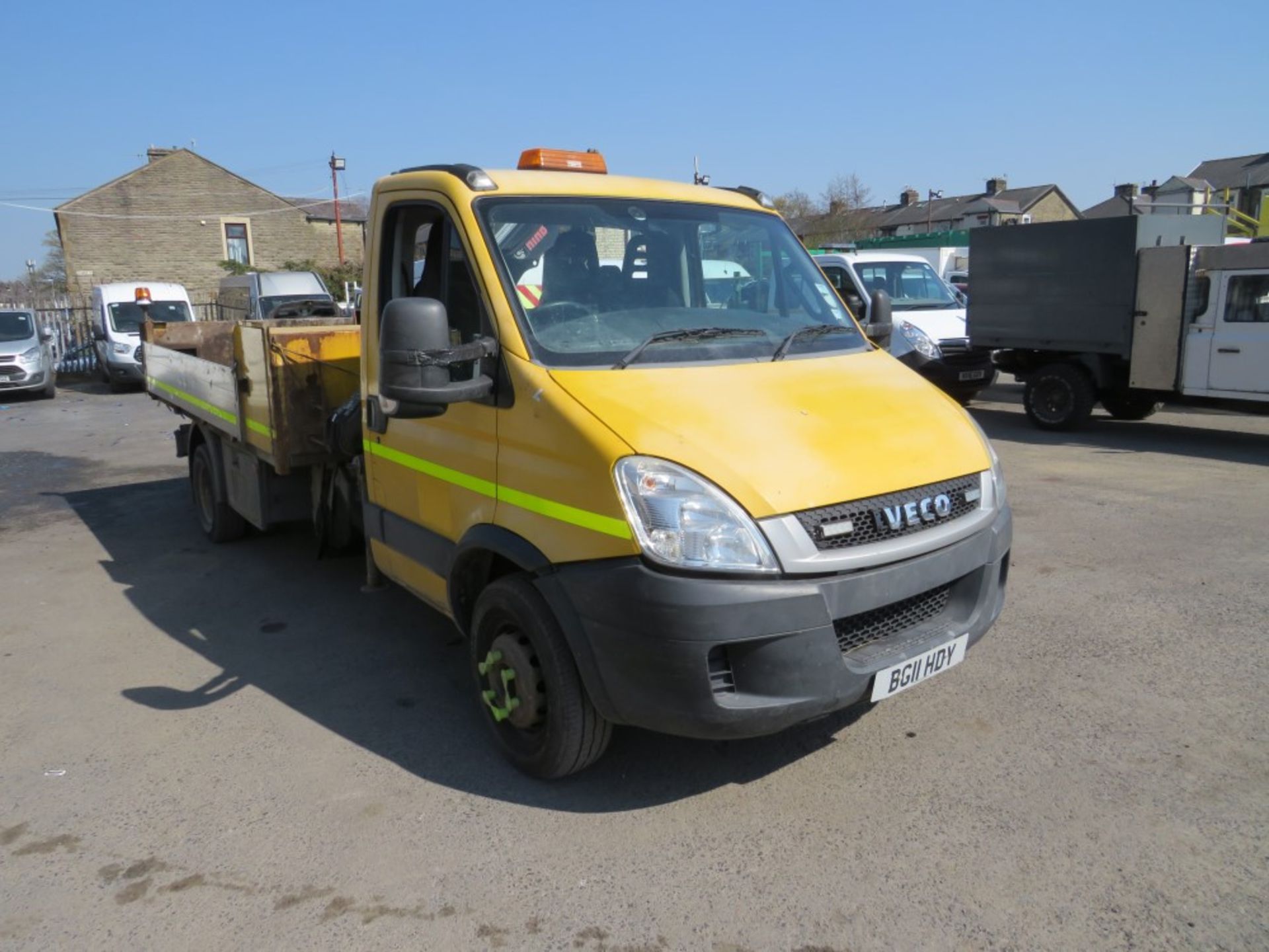 11 reg IVECO DAILY 70C18 7.5 TON TIPPER C/W HIAB (DIRECT COUNCIL) 1ST REG 05/11, TEST 09/21,