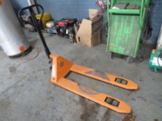 PALLET TRUCK [NO VAT]