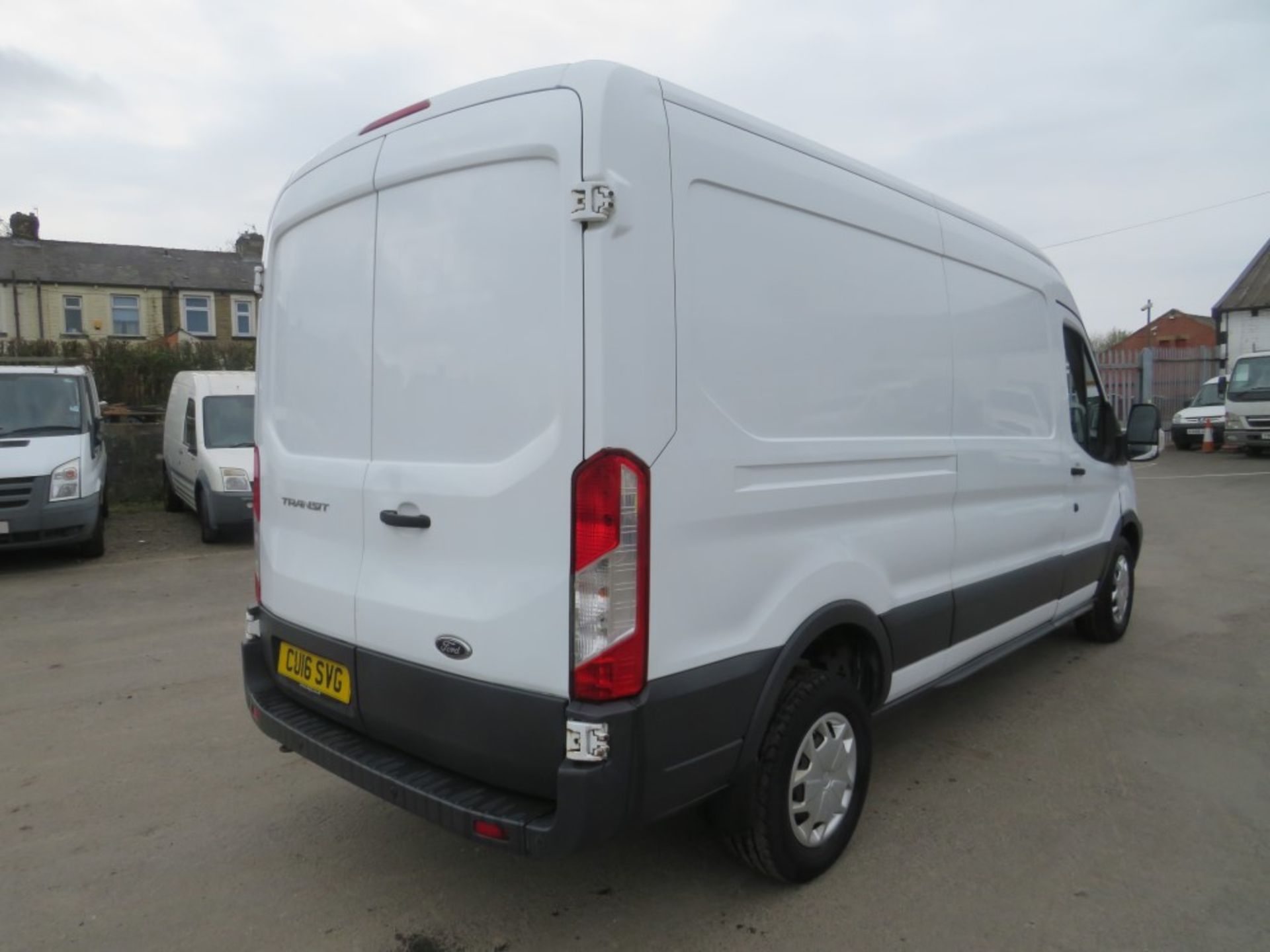 16 reg FORD TRANSIT 350 TREND, 1ST REG 03/16, 117596M, V5 HERE, 1 FORMER KEEPER [+ VAT] - Image 4 of 7