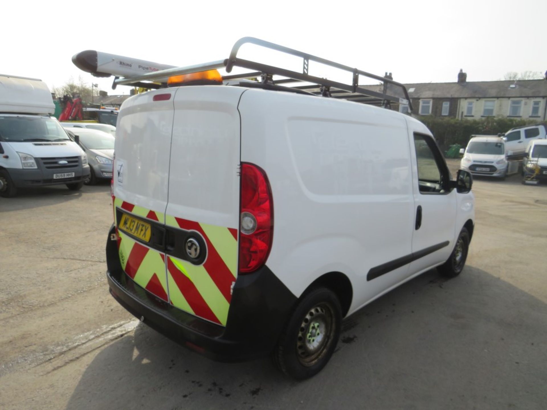 13 reg VAUXHALL COMBO 2000 CDTI SS E-FLEX (RUNS BUT NOISY - SMOKES HEAVILY) (DIRECT ELECTRICITY - Image 4 of 7