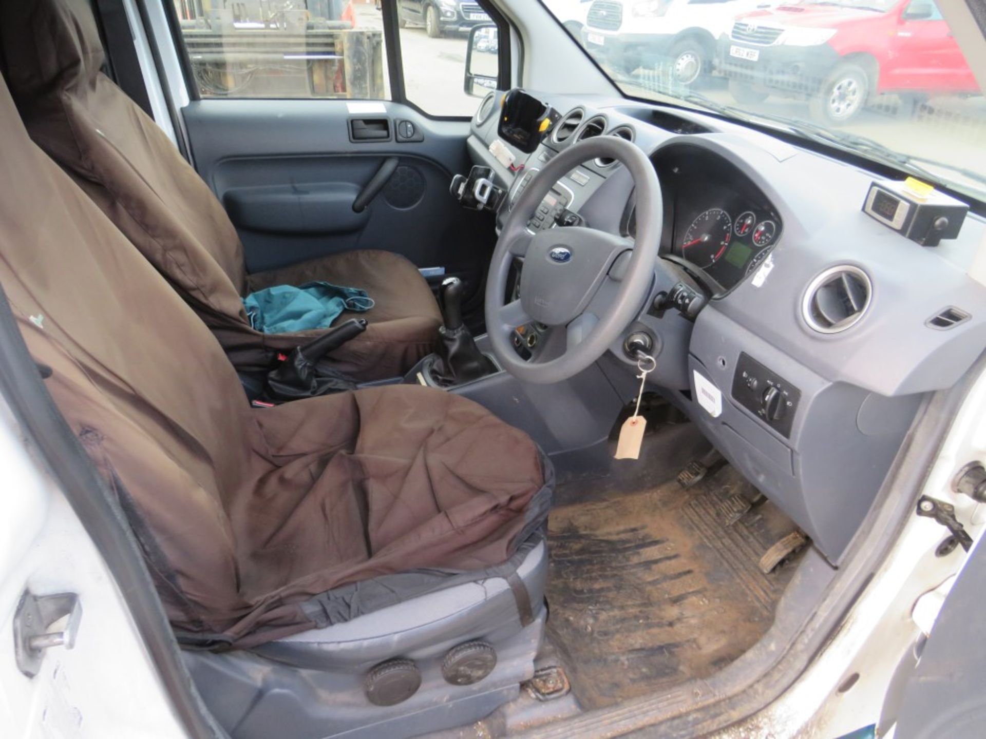 13 reg FORD TRANSIT CONNECT 90 T230 (DIRECT UNITED UTILITIES WATER) 1ST REG 06/13, TEST 05/21, - Image 6 of 7