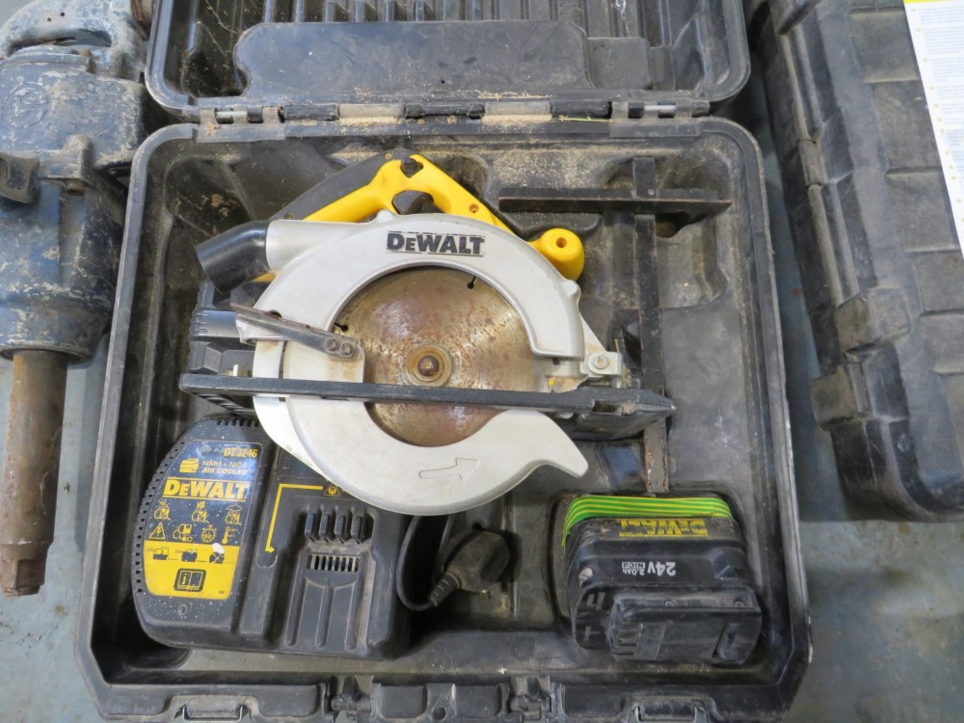 DEWALT CIRCULAR SAW [NO VAT]