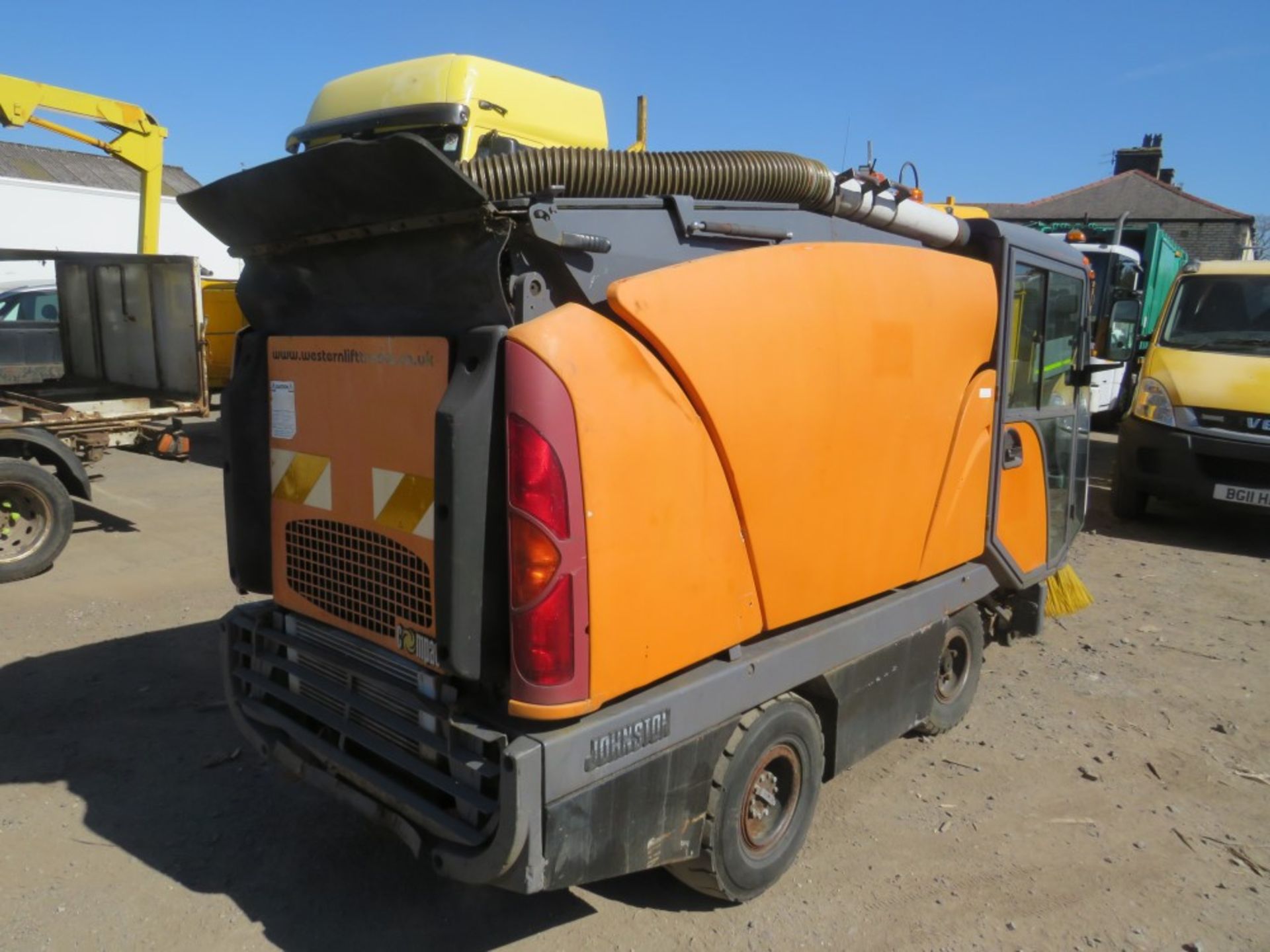 JOHNSTON COMPACT SWEEPER, 1157 HOURS (+ VAT] - Image 3 of 6