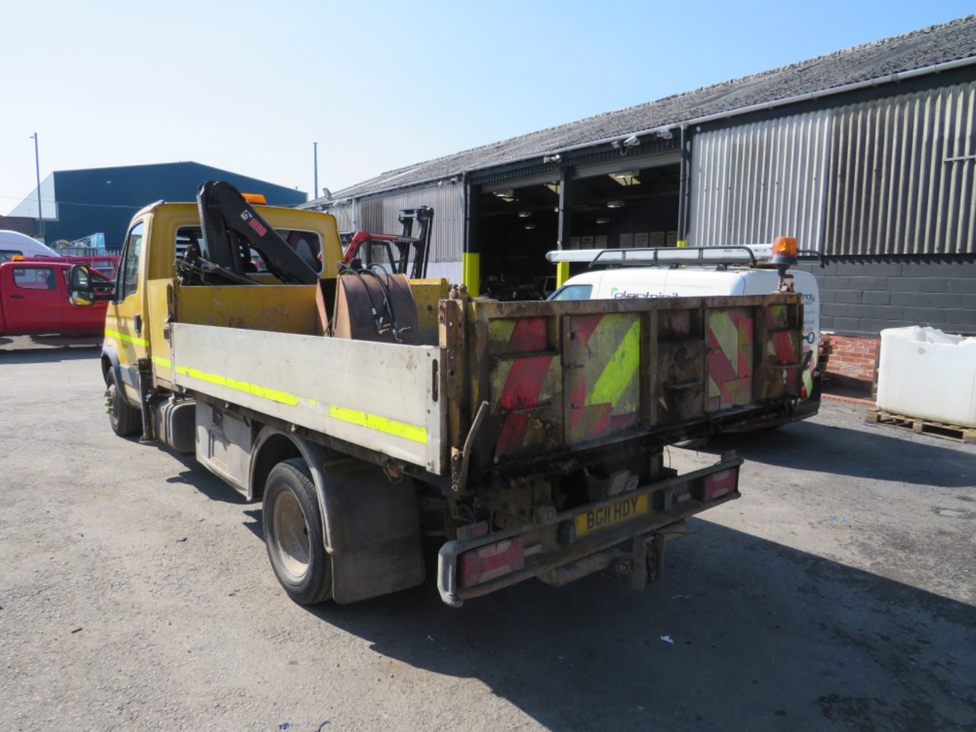 11 reg IVECO DAILY 70C18 7.5 TON TIPPER C/W HIAB (DIRECT COUNCIL) 1ST REG 05/11, TEST 09/21, - Image 3 of 7