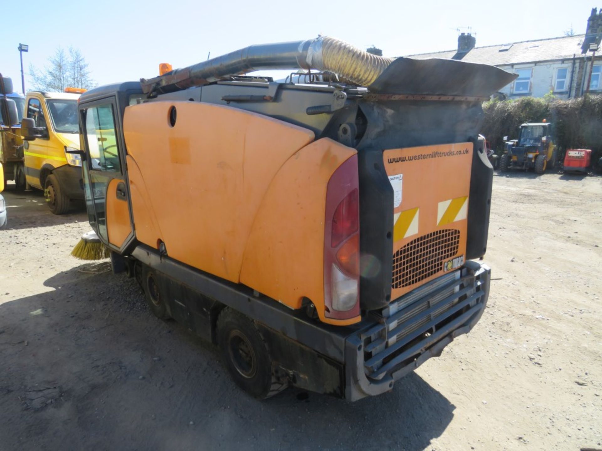 JOHNSTON COMPACT SWEEPER, 1157 HOURS (+ VAT] - Image 4 of 6