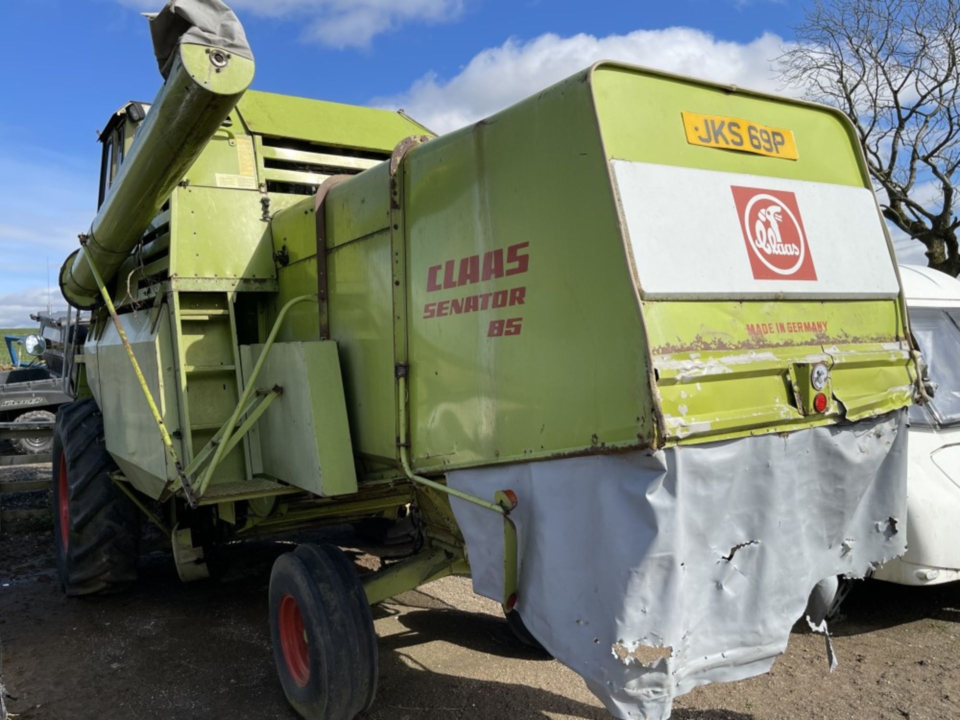 P reg CLAAS COMBINE HARVESTER (LOCATION BLACKBURN) RUNS & DRIVES (RING FOR COLLECTION DETAILS) [+ - Image 4 of 5