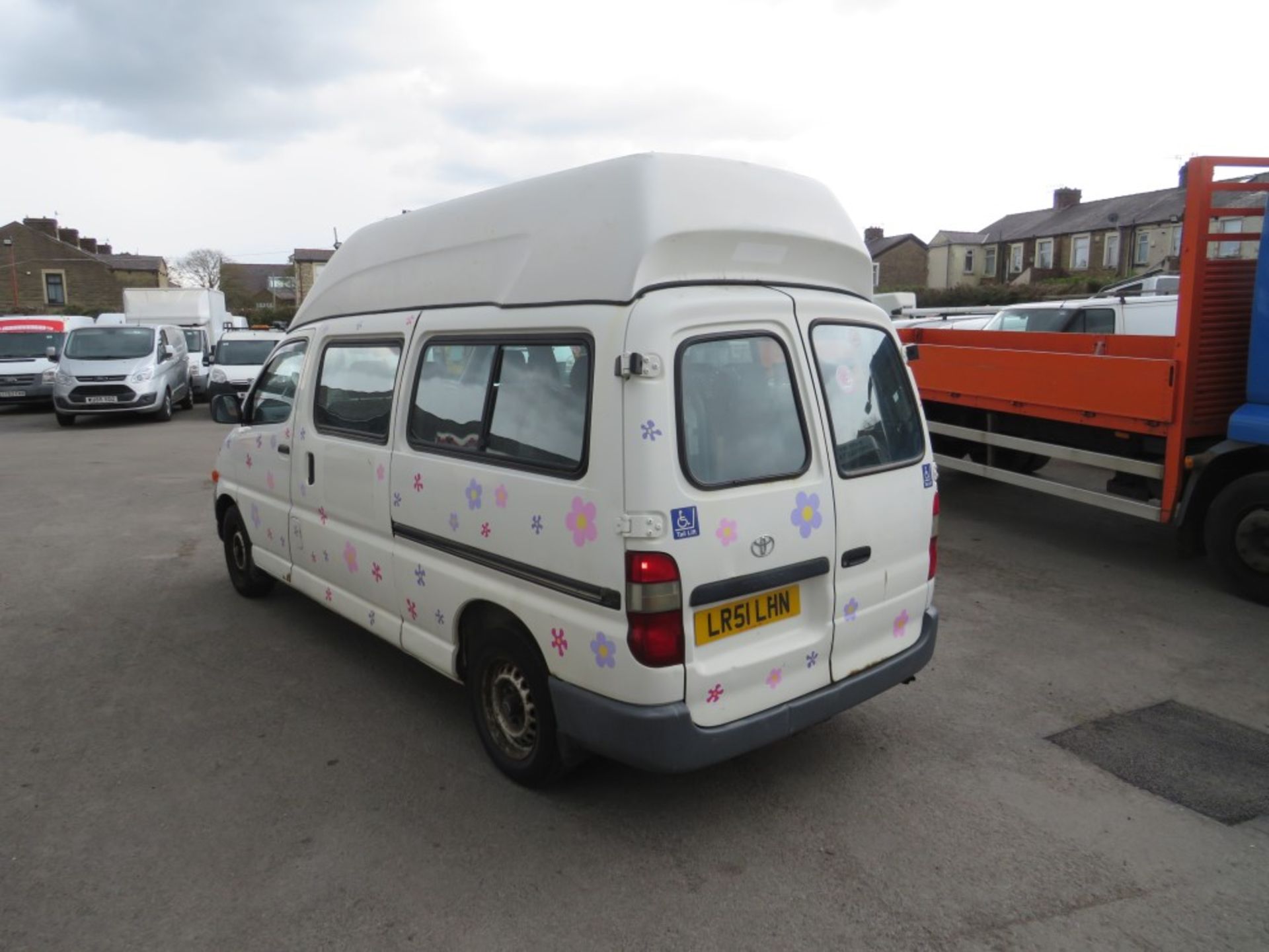 51 reg TOYOTA HI-ACE POWERVAN GS LWB MINIBUS, 1ST REG 12/01, TEST 08/21, 171290M, V5 HERE, 4 - Image 3 of 8