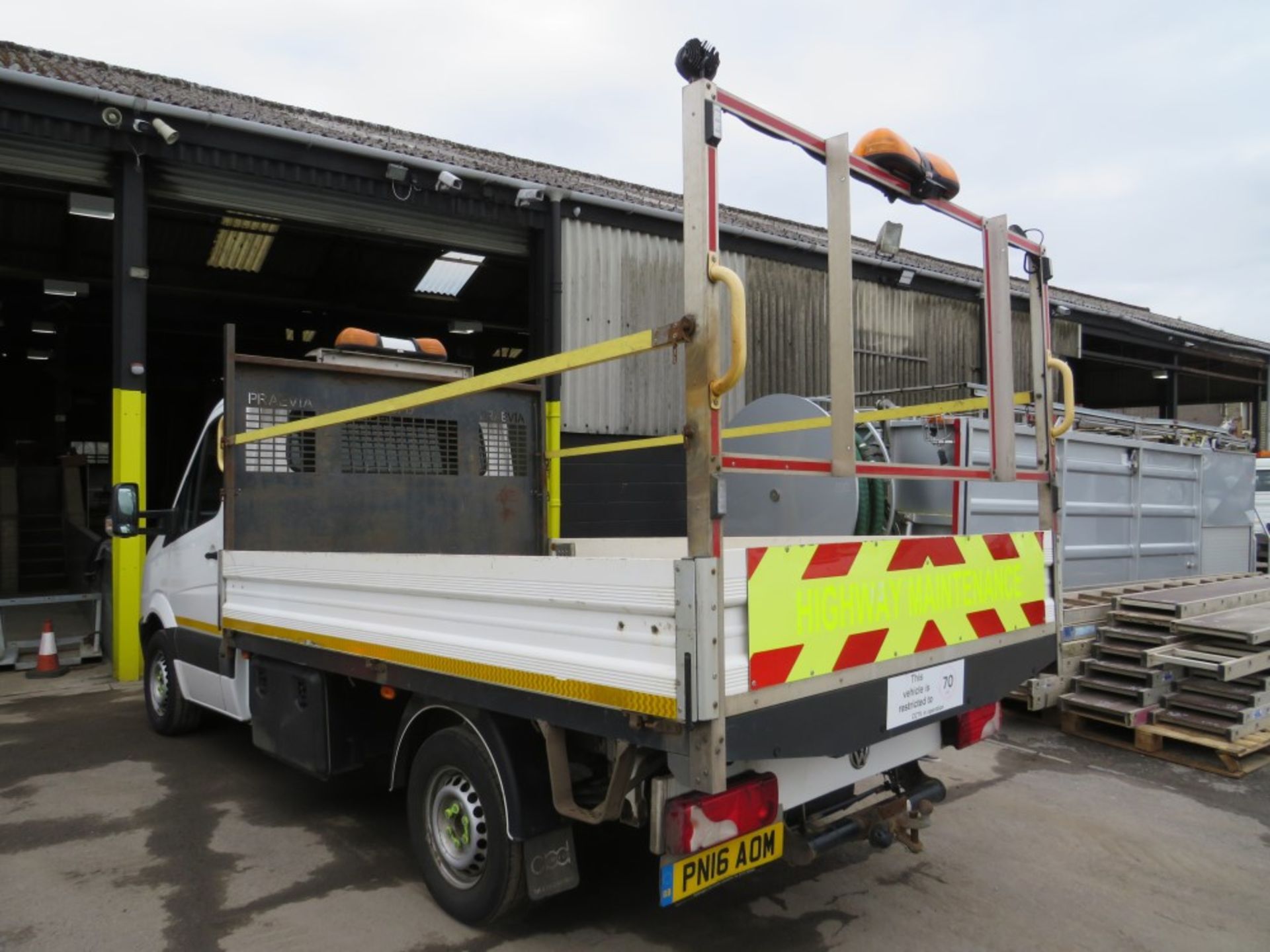 16 reg VW CRAFTER CR35 TDI 136 MWB DROPSIDE, 1ST REG 03/16, TEST 03/22, 139733M WARRANTED, V5 - Image 3 of 6