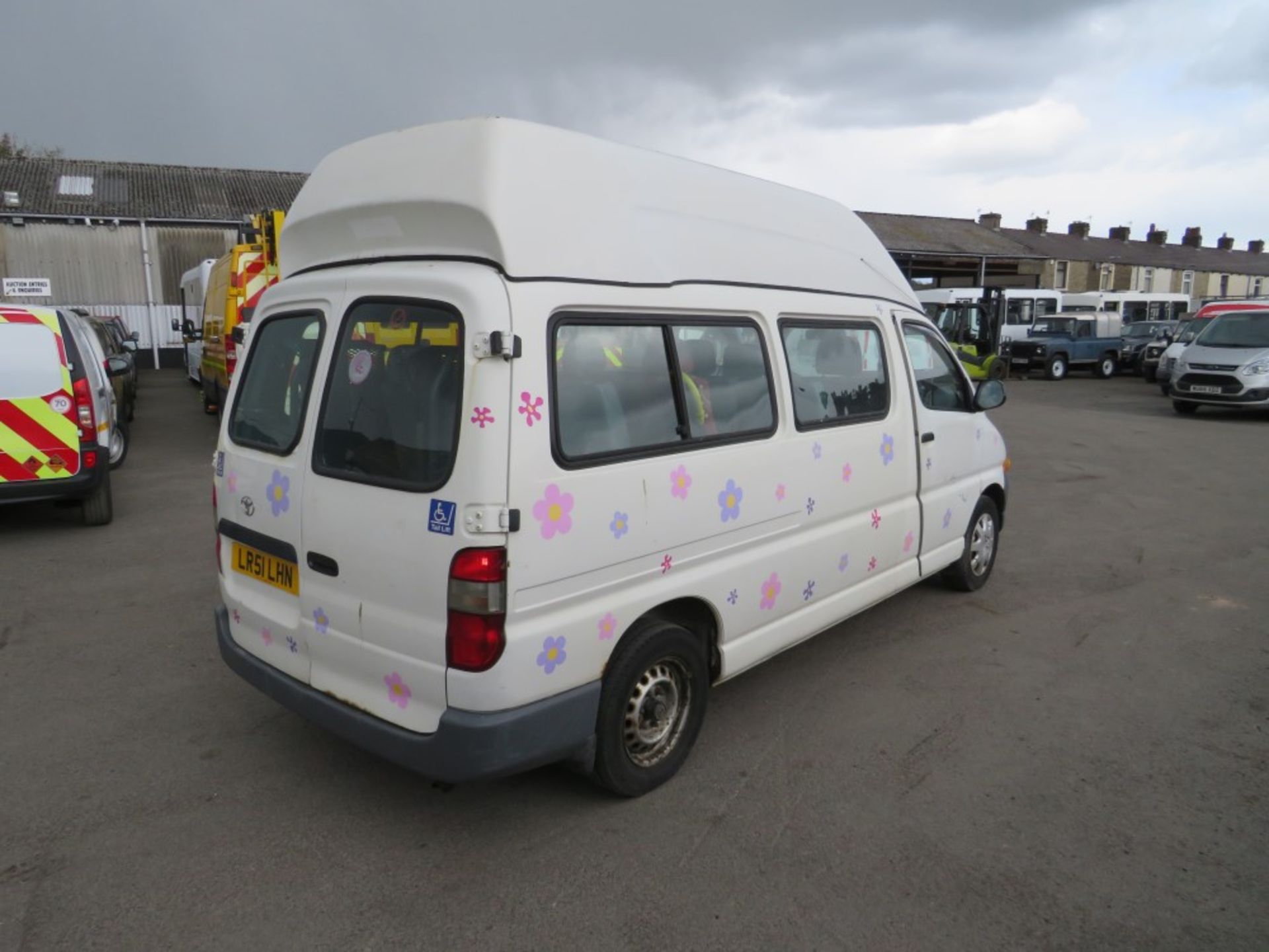 51 reg TOYOTA HI-ACE POWERVAN GS LWB MINIBUS, 1ST REG 12/01, TEST 08/21, 171290M, V5 HERE, 4 - Image 4 of 8