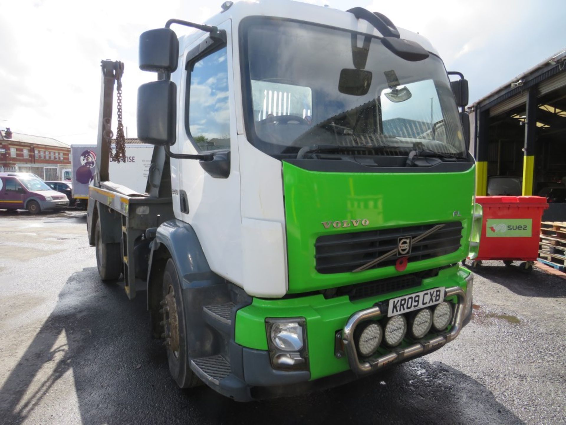 09 reg VOLVO FL240 18 TON SKIP LORRY, 1ST REG 06/09, TEST 09/21, 418081KM NOT WARRANTED, V5 TO