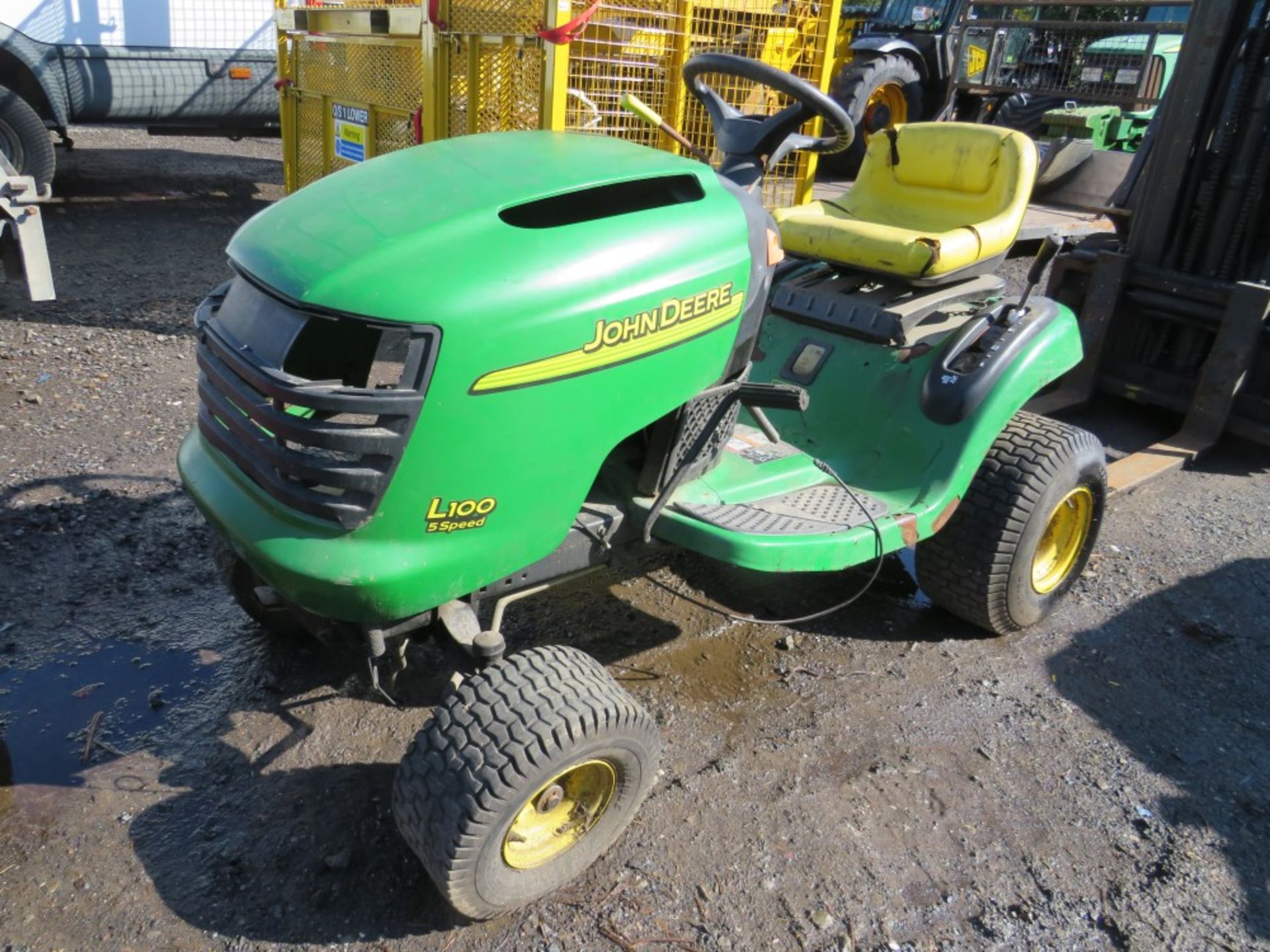 JOHN DEERE RIDE ON - NO ENGINE [NO VAT]