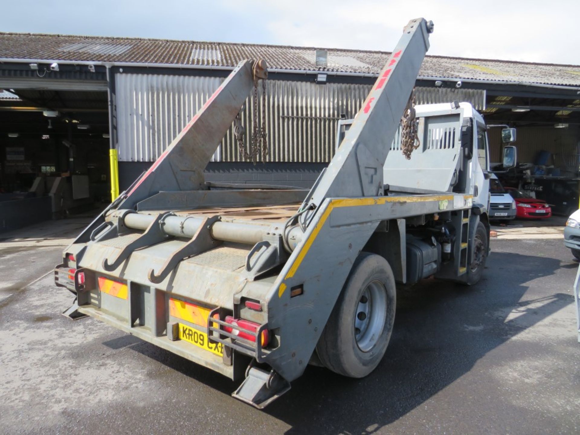 09 reg VOLVO FL240 18 TON SKIP LORRY, 1ST REG 06/09, TEST 09/21, 418081KM NOT WARRANTED, V5 TO - Image 4 of 5