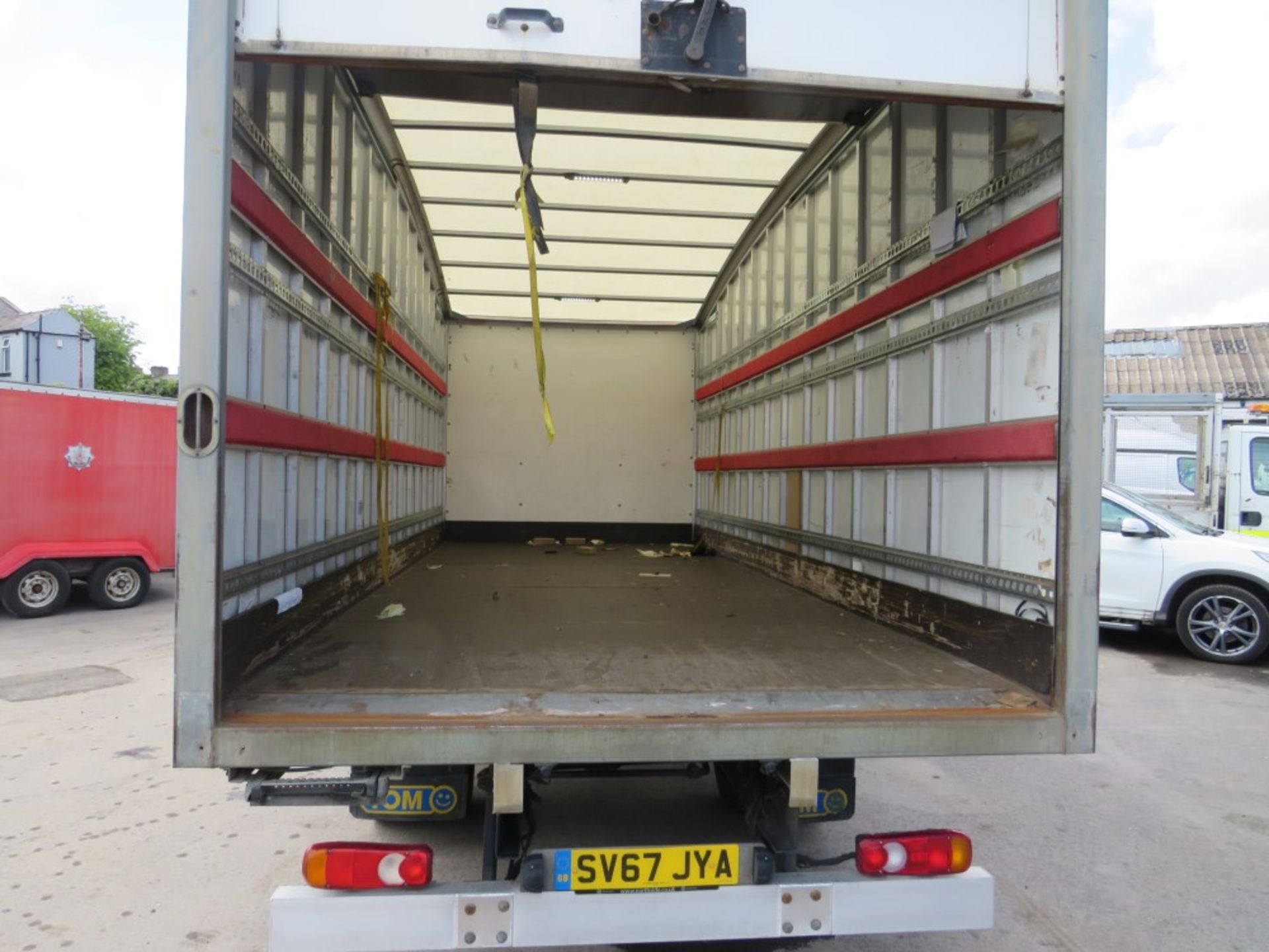 67 reg MITSUBISHI FUSO CANTER 7C18 BOX VAN, 1ST REG 01/17, TEST 02/22, 127612M, V5 HERE [+ - Bild 5 aus 7