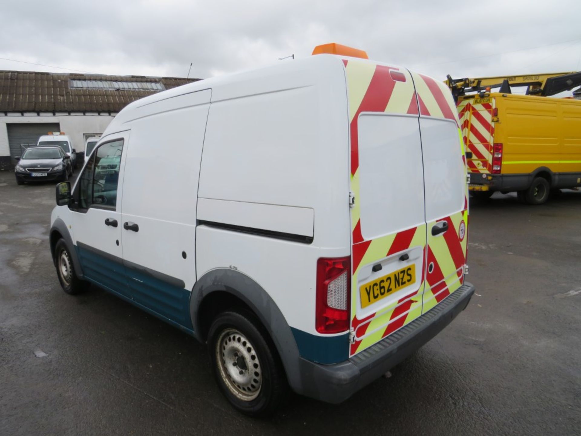 62 reg FORD TRANSIT CONNECT 90 T230 (DIRECT UNITED UTILITIES WATER) 1ST REG 10/12, TEST 07/21, - Image 3 of 7