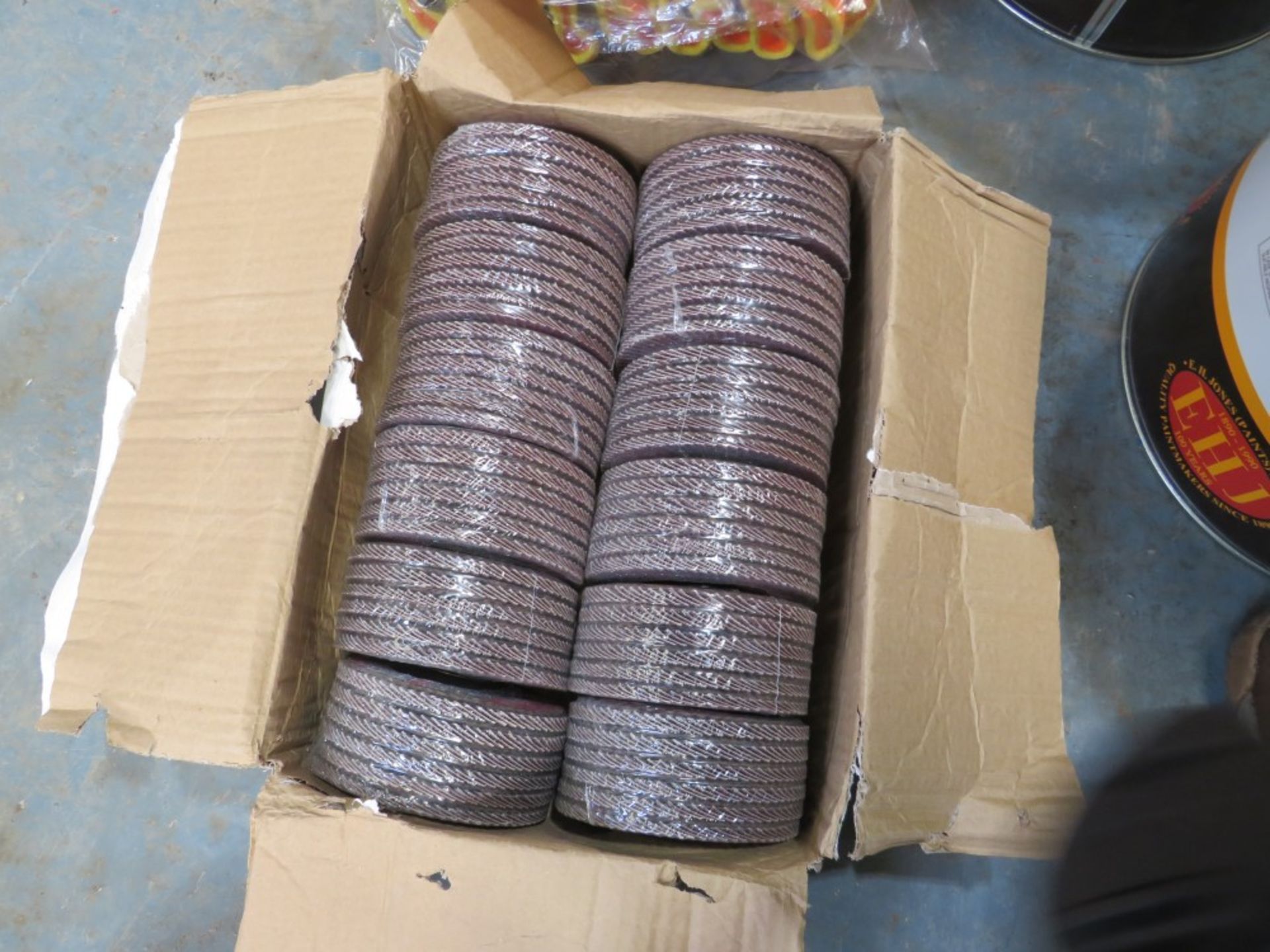 QTY OF SANDING DISCS [+ VAT]