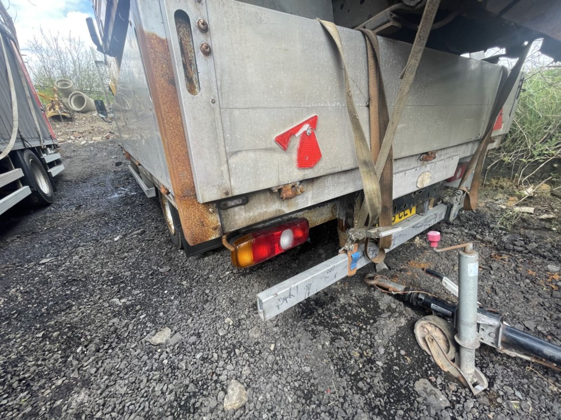 56 reg MITSUBISHI CANTER 3.1 DIESEL (DOESN'T DRIVE DUE TO NEEDING FUEL TANK) (LOCATION BLACKBURN) - Image 3 of 3