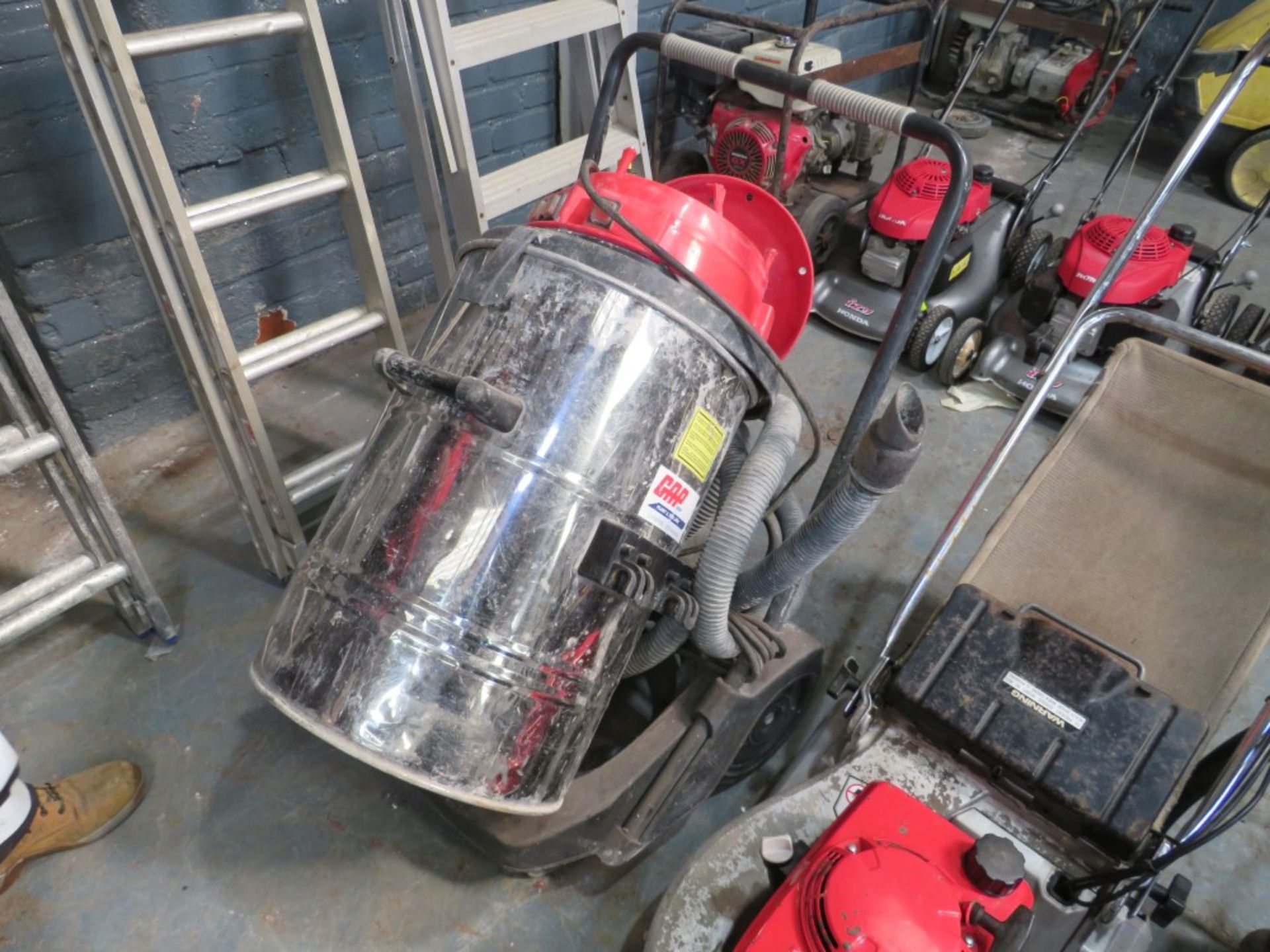 TRIPLE MOTOR DRY VACUUM (DIRECT GAP) [+ VAT]