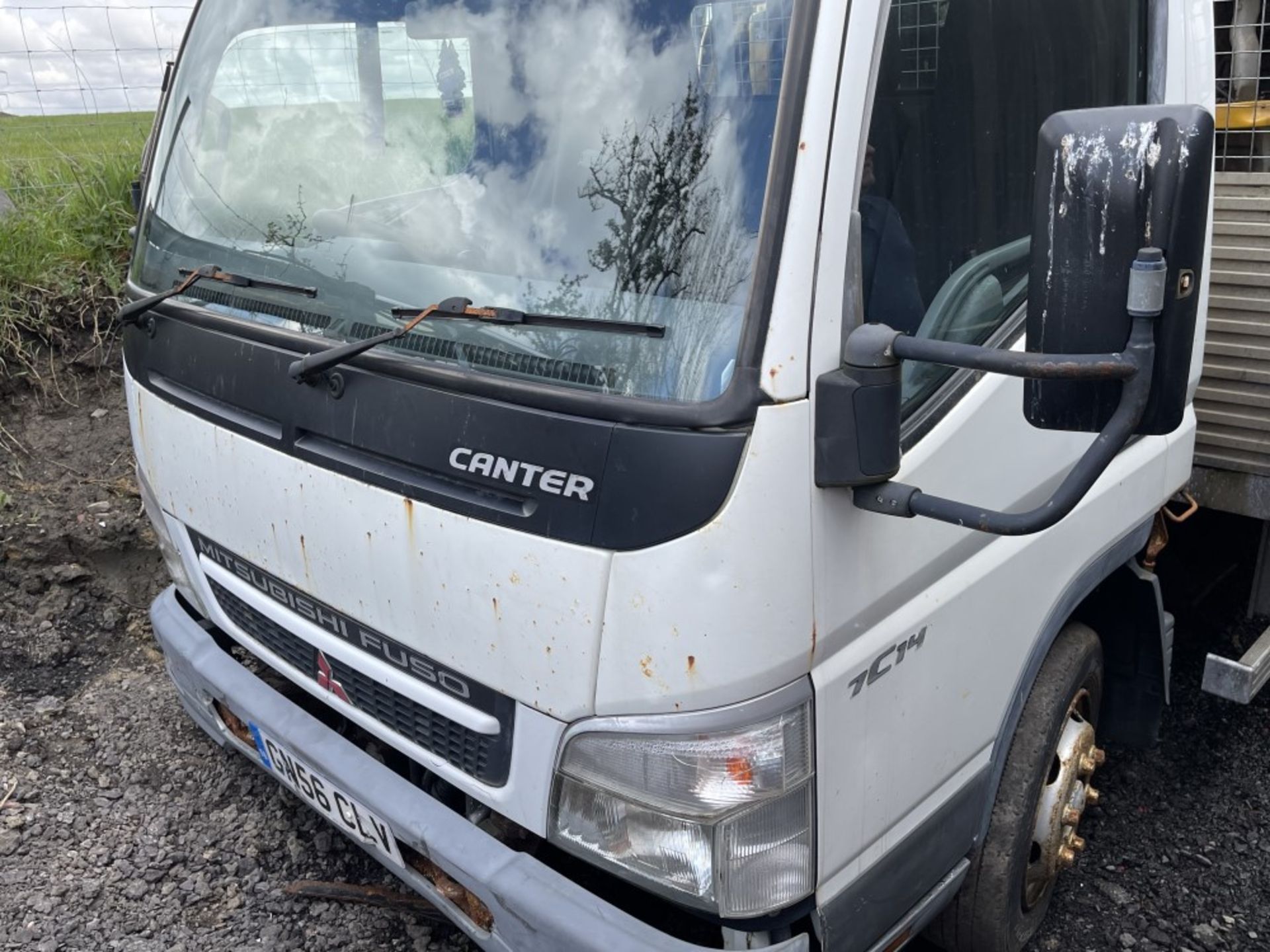 56 reg MITSUBISHI CANTER 3.1 DIESEL (DOESN'T DRIVE DUE TO NEEDING FUEL TANK) (LOCATION BLACKBURN)