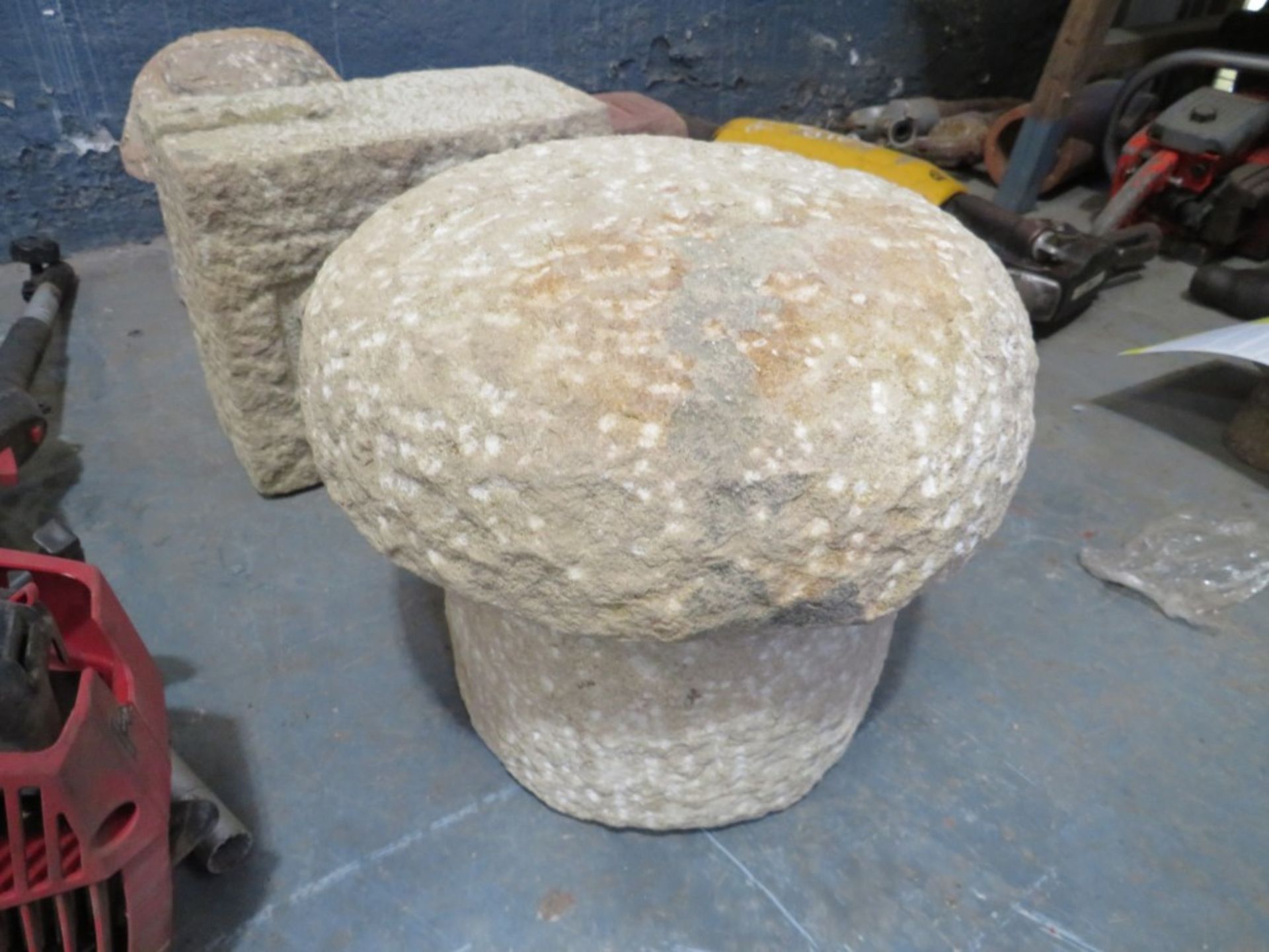 HAND CARVED NATURAL STONE MUSHROOM - LARGE [NO VAT]