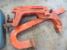 CARVER G CLAMP & 2 CARVER CLAMPS [NO VAT]