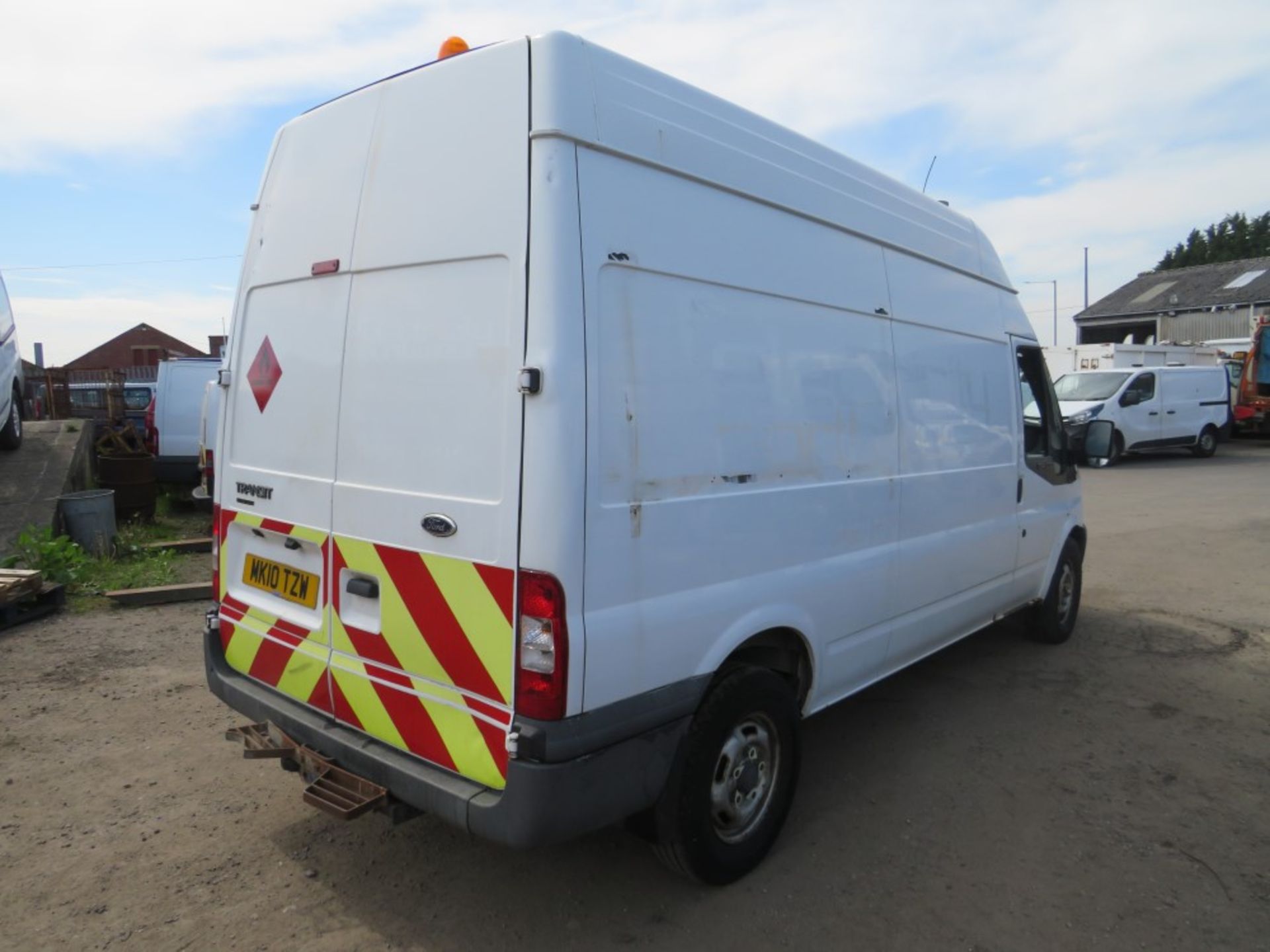 10 reg FORD TRANSIT 115 T350L RWD (DIRECT ELECTRICITY NW) 1ST REG 04/10, 97343M, V5 HERE [+ - Image 4 of 7