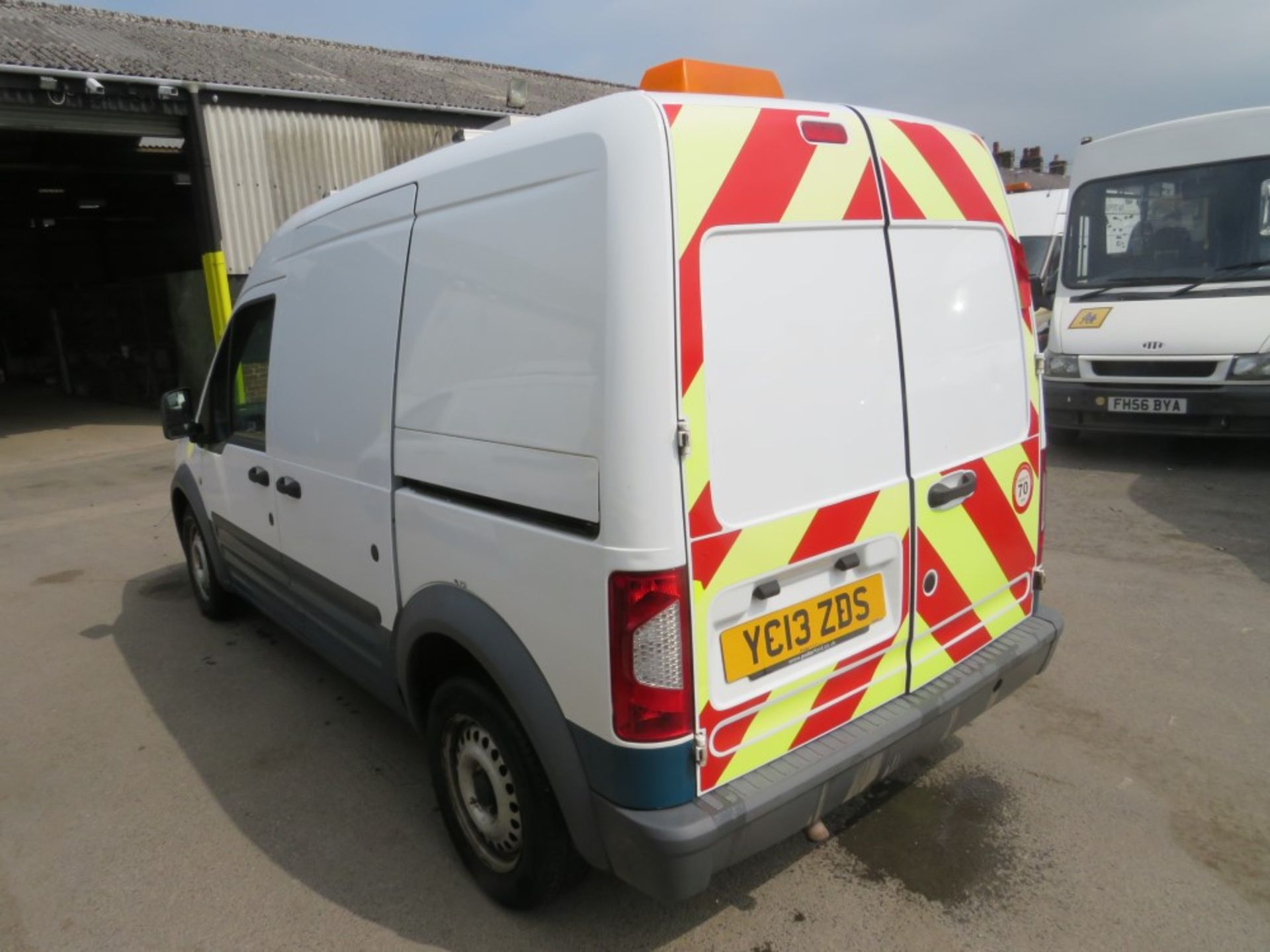 13 reg FORD TRANSIT CONNECT (DIRECT UNITED UTILITIES WATER) 1ST REG 05/13, TEST 07/21, [+ VAT] - Image 3 of 7