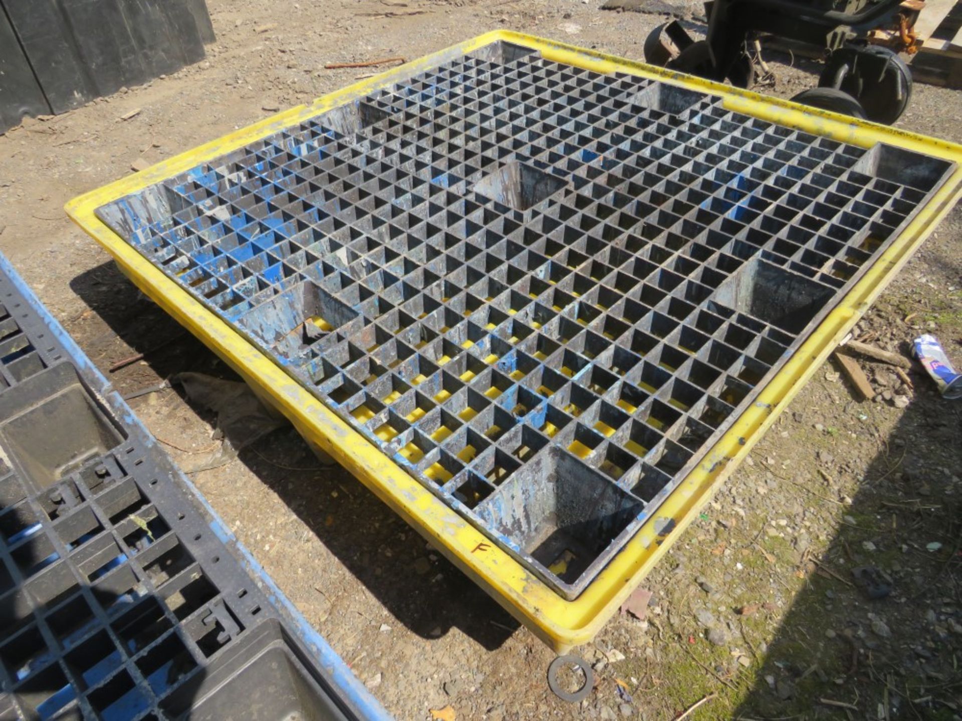 YELLOW 4' X 4' X 9" OIL DRUM SPILL CONTAINER [+ VAT]