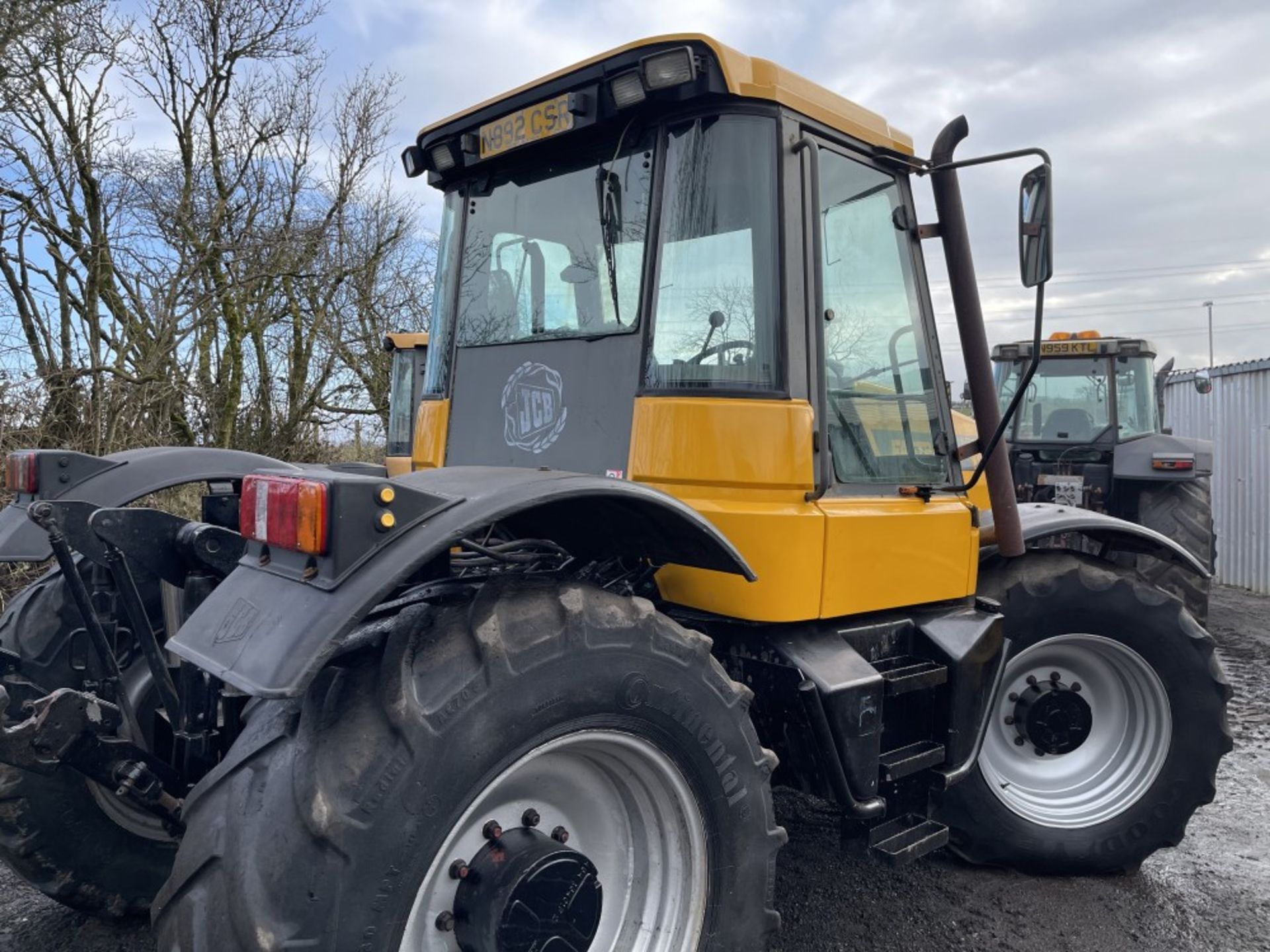 N reg JCB FASTRAC (LOCATION BLACKBURN) 1ST REG 09/95, 9146 HOURS, RUNS, DRIVES, STOPS (RING FOR - Image 3 of 6