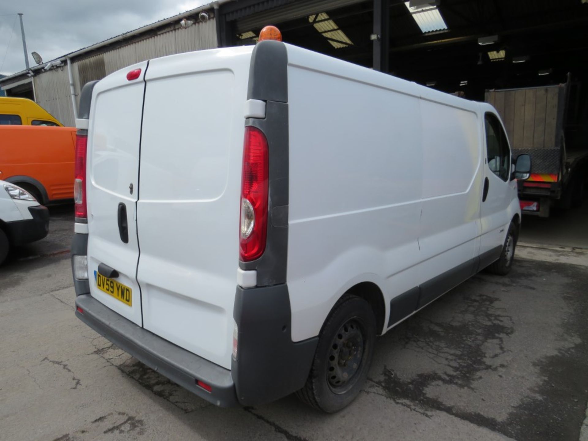 59 reg RENAULT TRAFIC LL29 DCI 115 (DIRECT COUNCIL) 1ST REG 10/09, TEST 08/21, 122296M, V5 HERE, 1 - Image 4 of 7