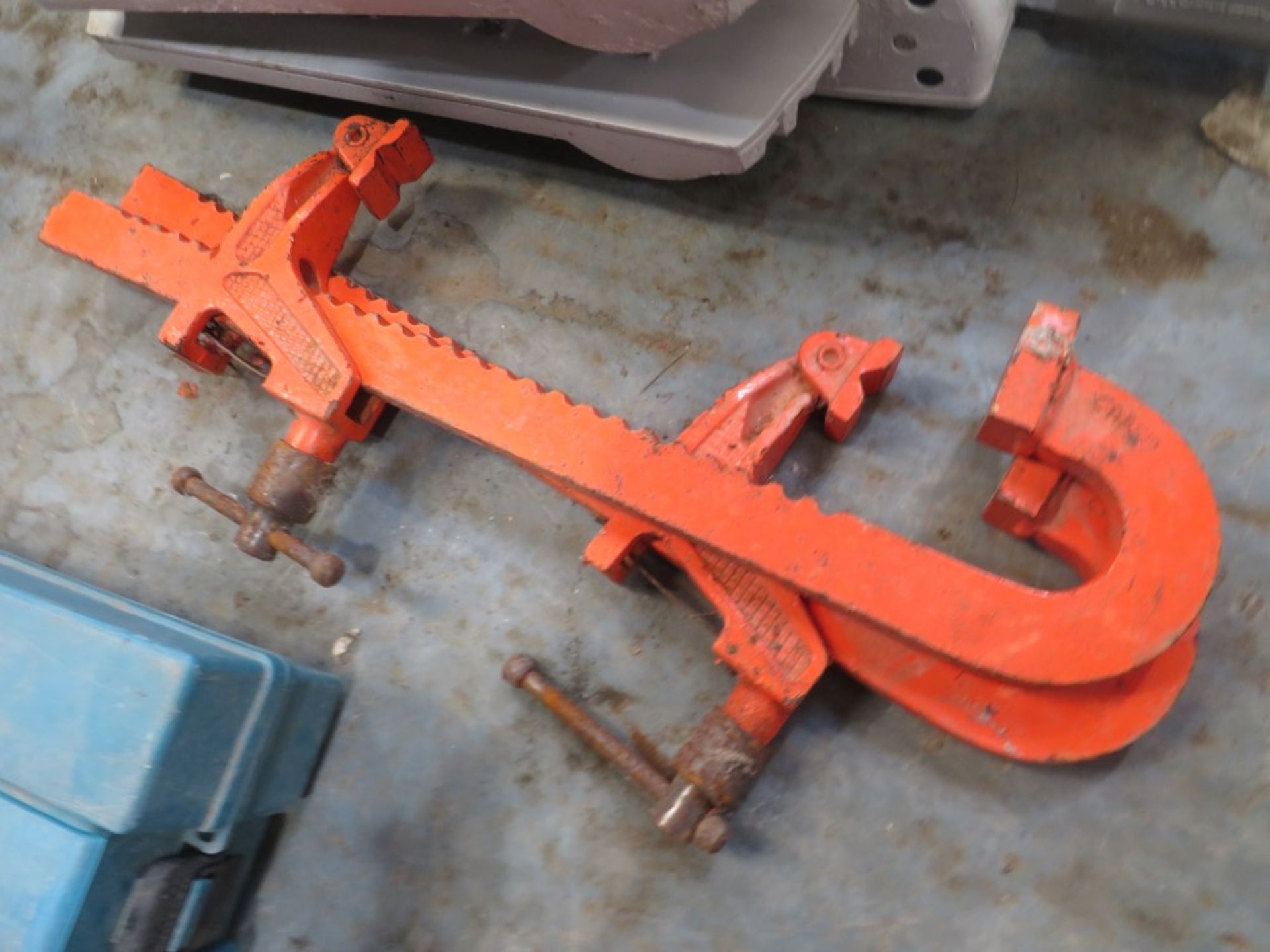 2 CARVER G CLAMPS [NO VAT]