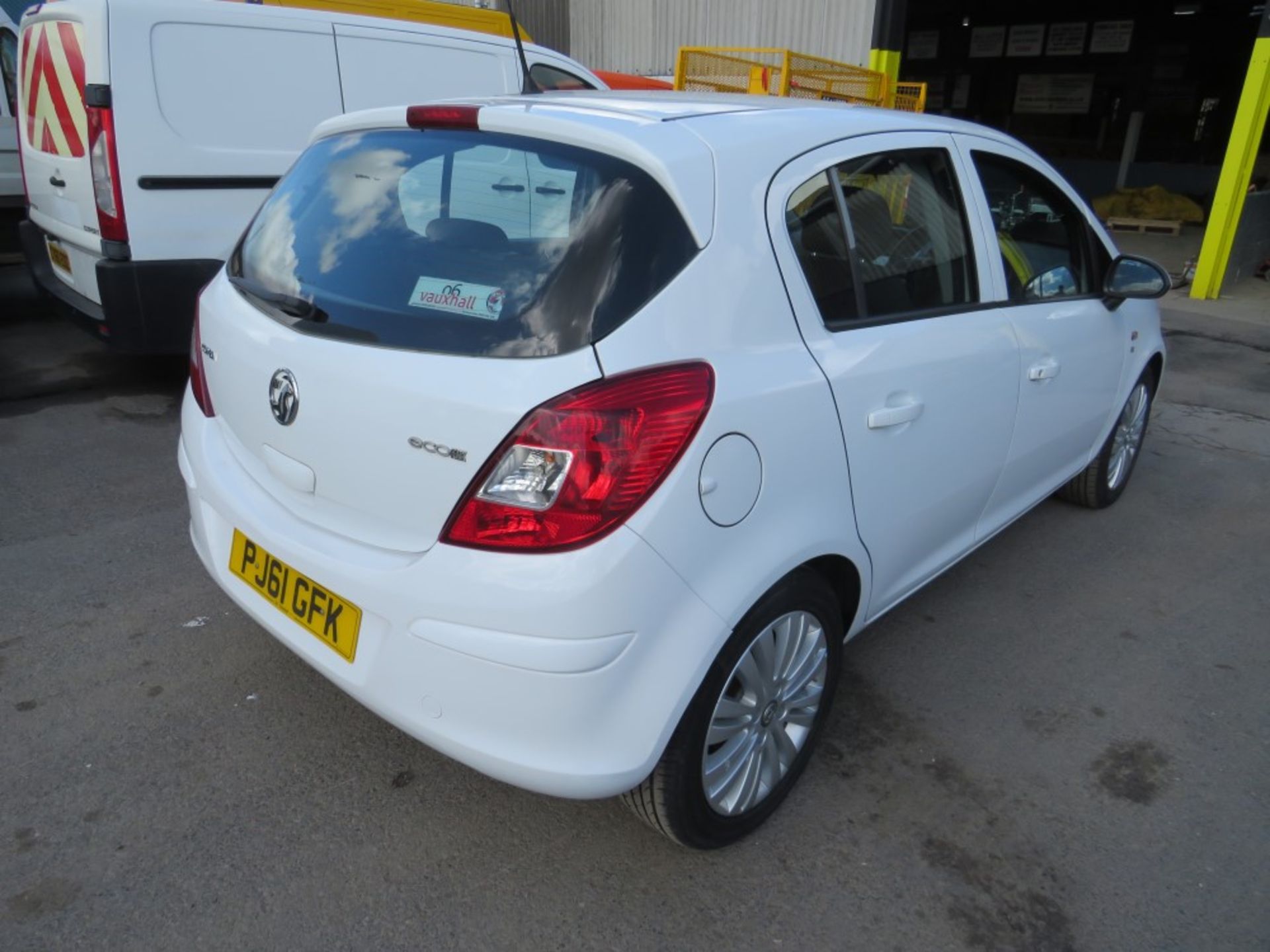 61 reg VAUXHALL CORSA EXCITE ECOLFEX 1.0 HATCHBACK (RUNS & DRIVES BUT ENGINE & HEAD GASKET FAULTS) - Image 4 of 6