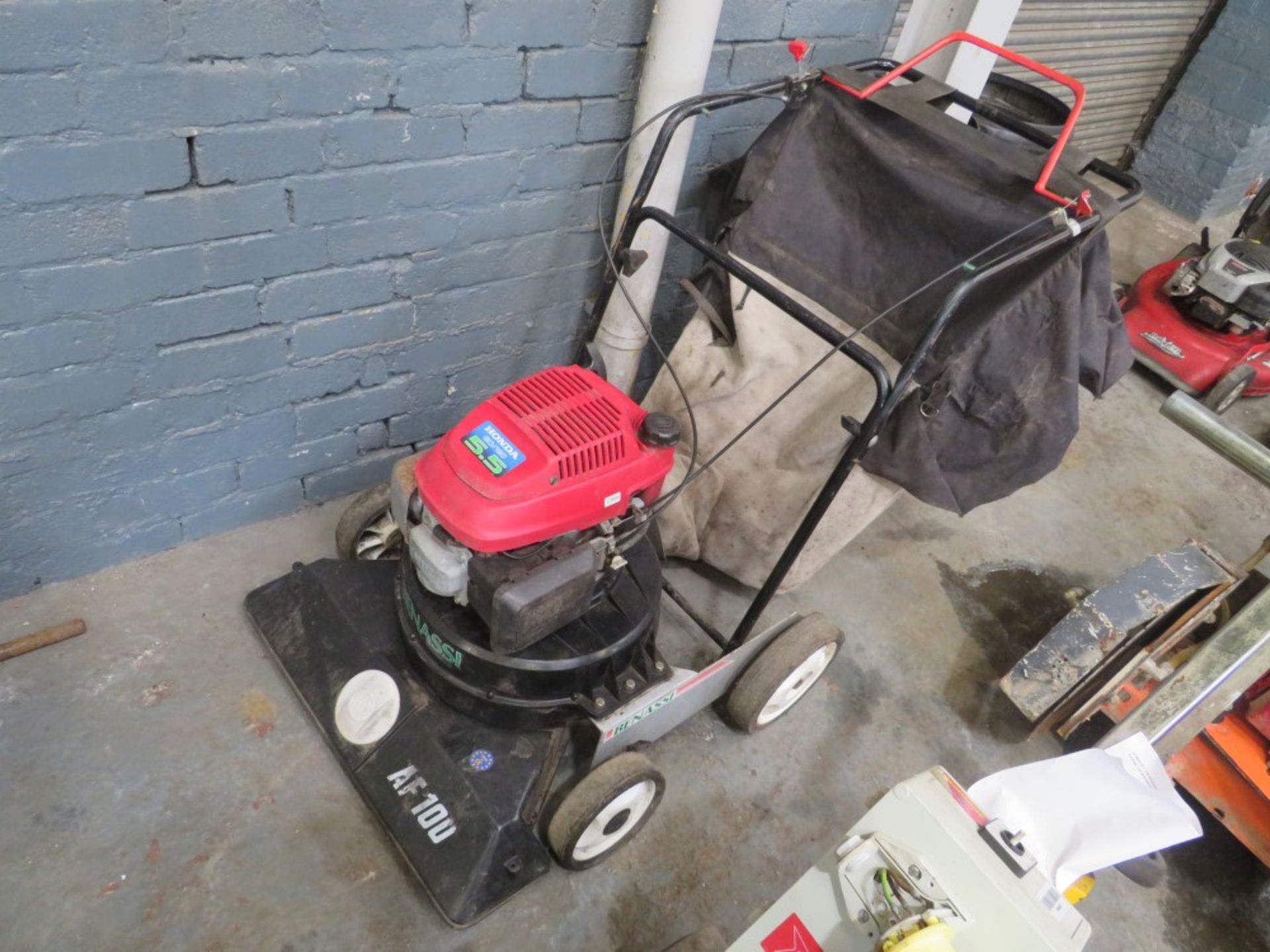 BILLY GOAT SWEEPER BENASSI AF100 HONDA ENGINE 3.5 [NO VAT]