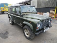 S reg LAND ROVER DEFENDER 110 300 TDI COUNTY STATION WAGON (STEERING & HANDBRAKE NEED ADJUSTMENT,