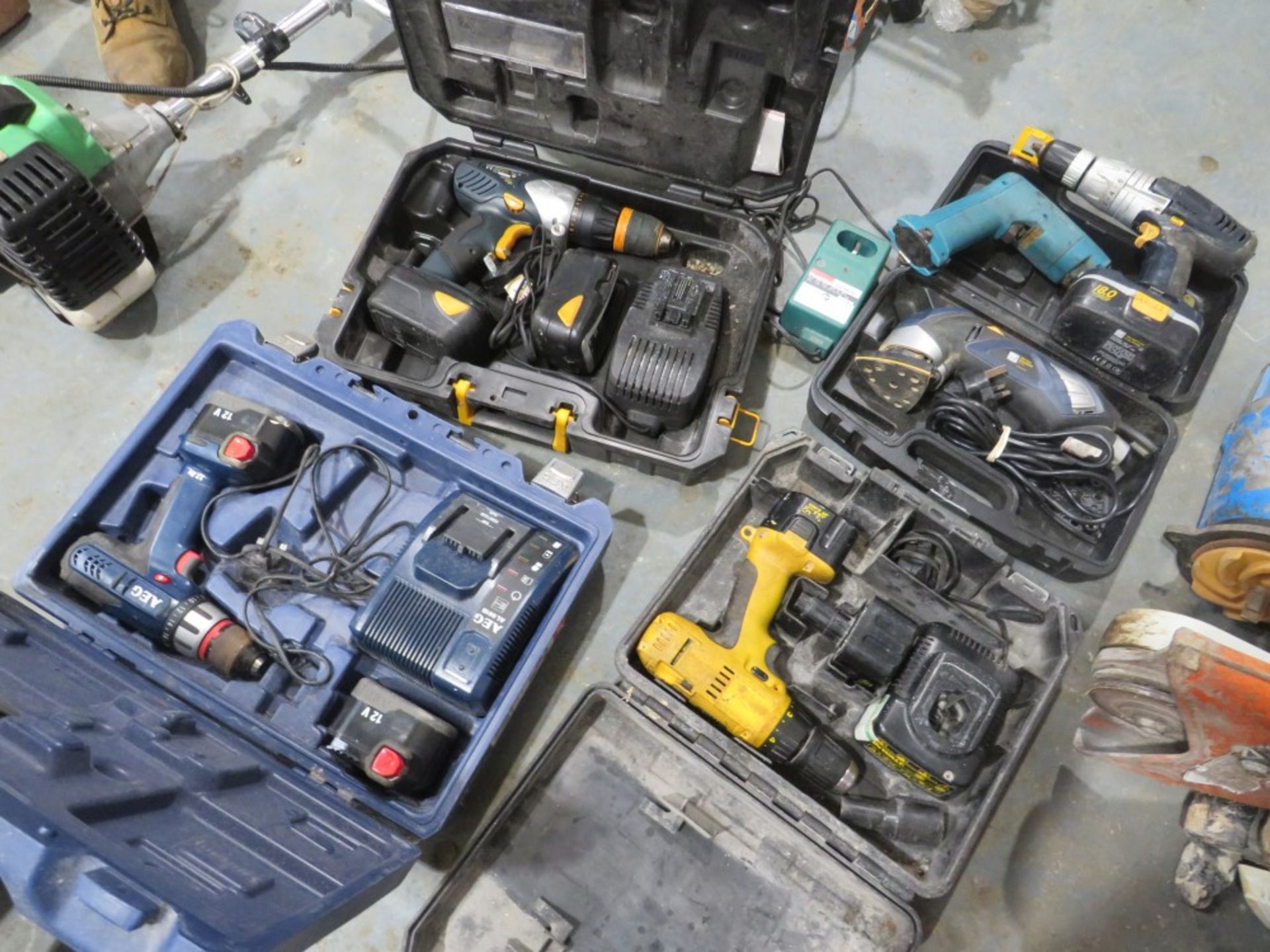 5 DRILLS (3 IN BOXES WITH CHARGERS) & SANDER [NO VAT]