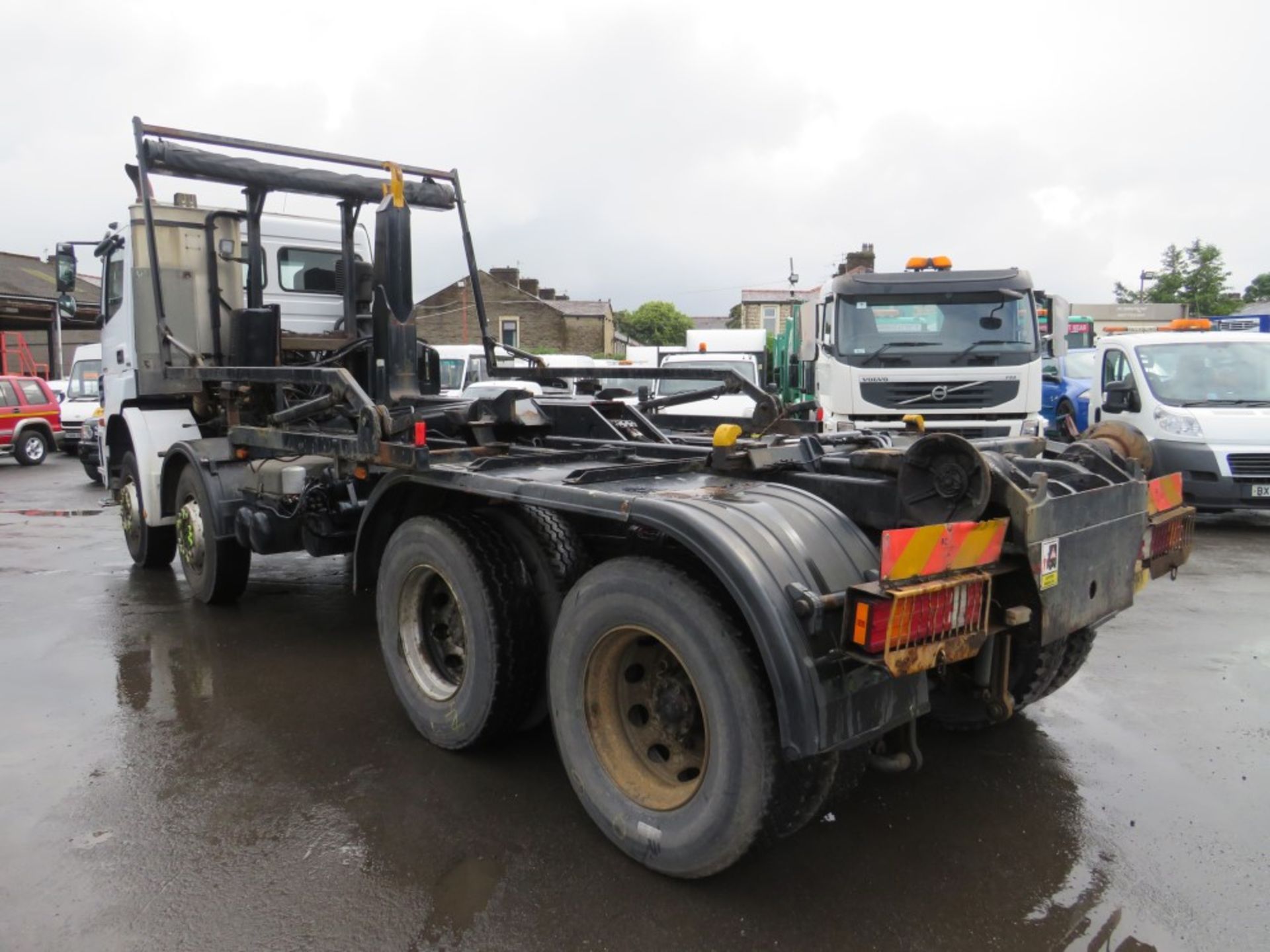 10 reg MERCEDES AXOR 3240K HOOK LIFT (DIRECT COUNCIL) 1ST REG 05/10, 258323KM, V5 HERE [+ - Image 3 of 6