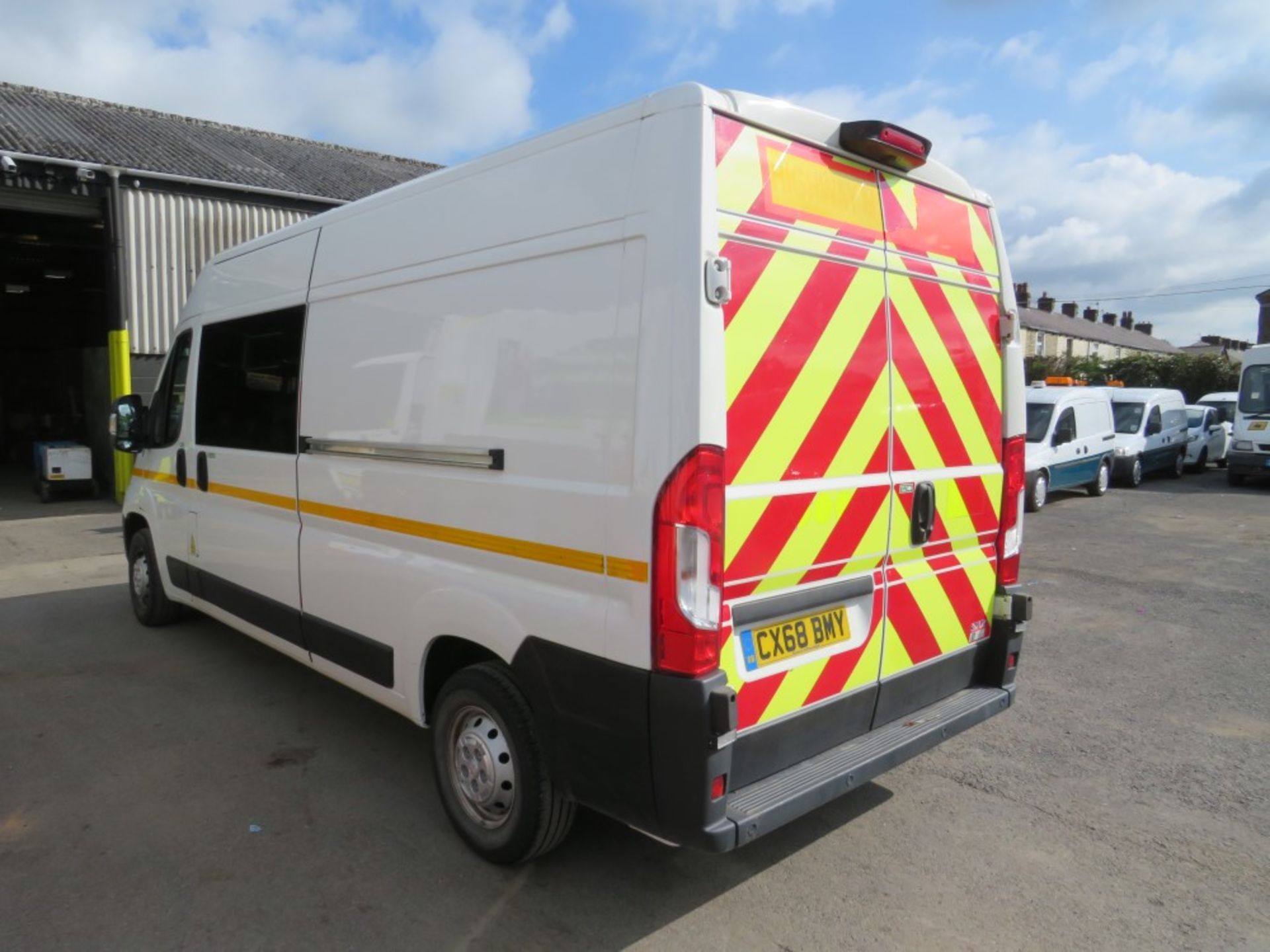 68 reg PEUGEOT BOXER 335 L3H2 HDI UTILITY VAN (DIRECT COUNCIL) 1ST REG 09/18, 11340 MILES WARR, V5 - Image 3 of 9