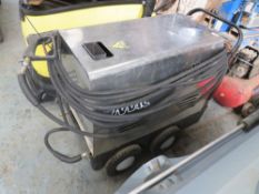 MAC INTERNATIONAL AVANT SINGLE PHASE HOT WATER PRESSURE WASHER [+ VAT]