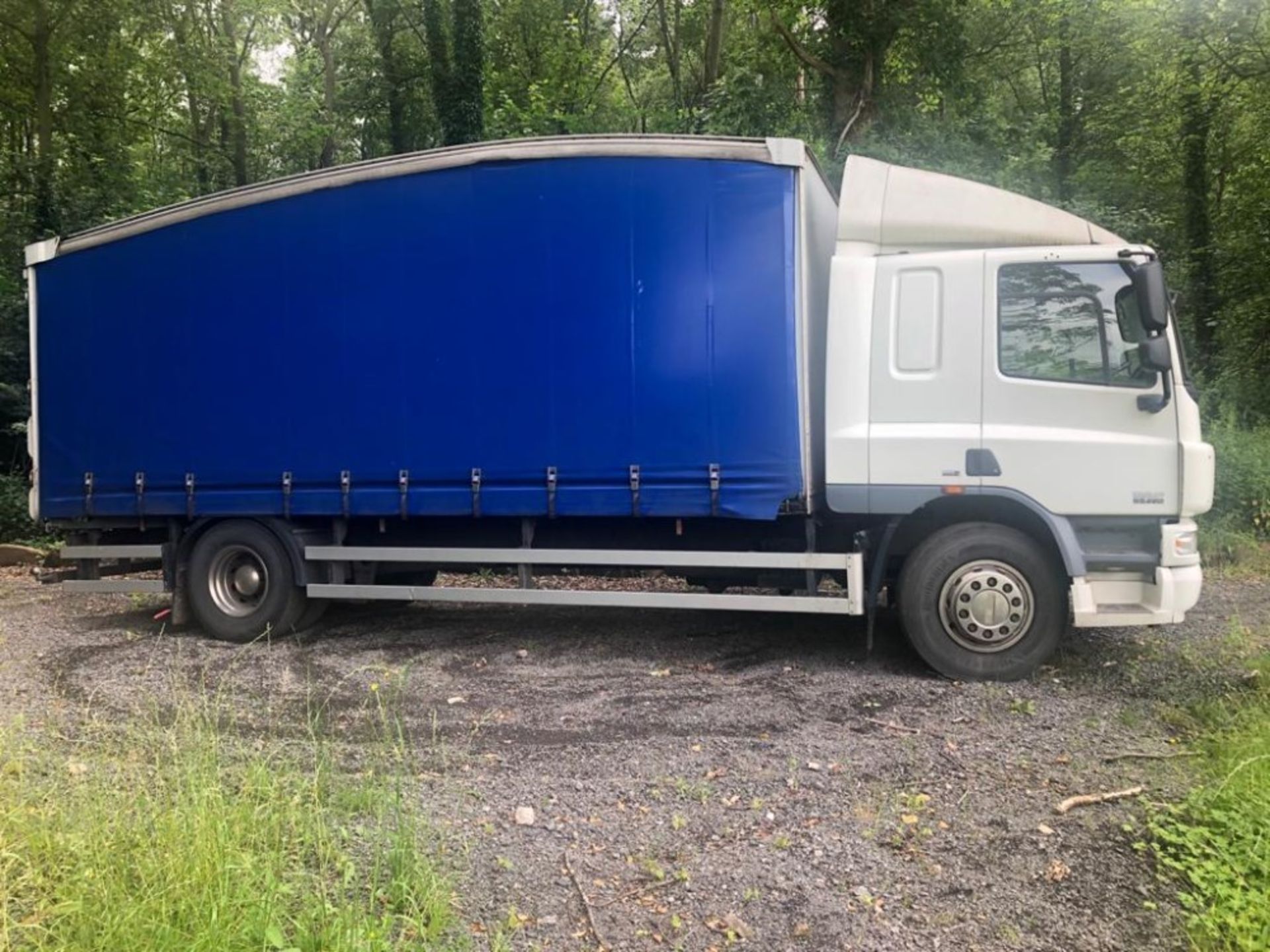 09 reg DAF CF 65.220 18 TON SLEEP CAB CURTAIN SIDER AUTO (LOCATION SHEFFIELD) 1ST REG 08/09, - Image 3 of 9