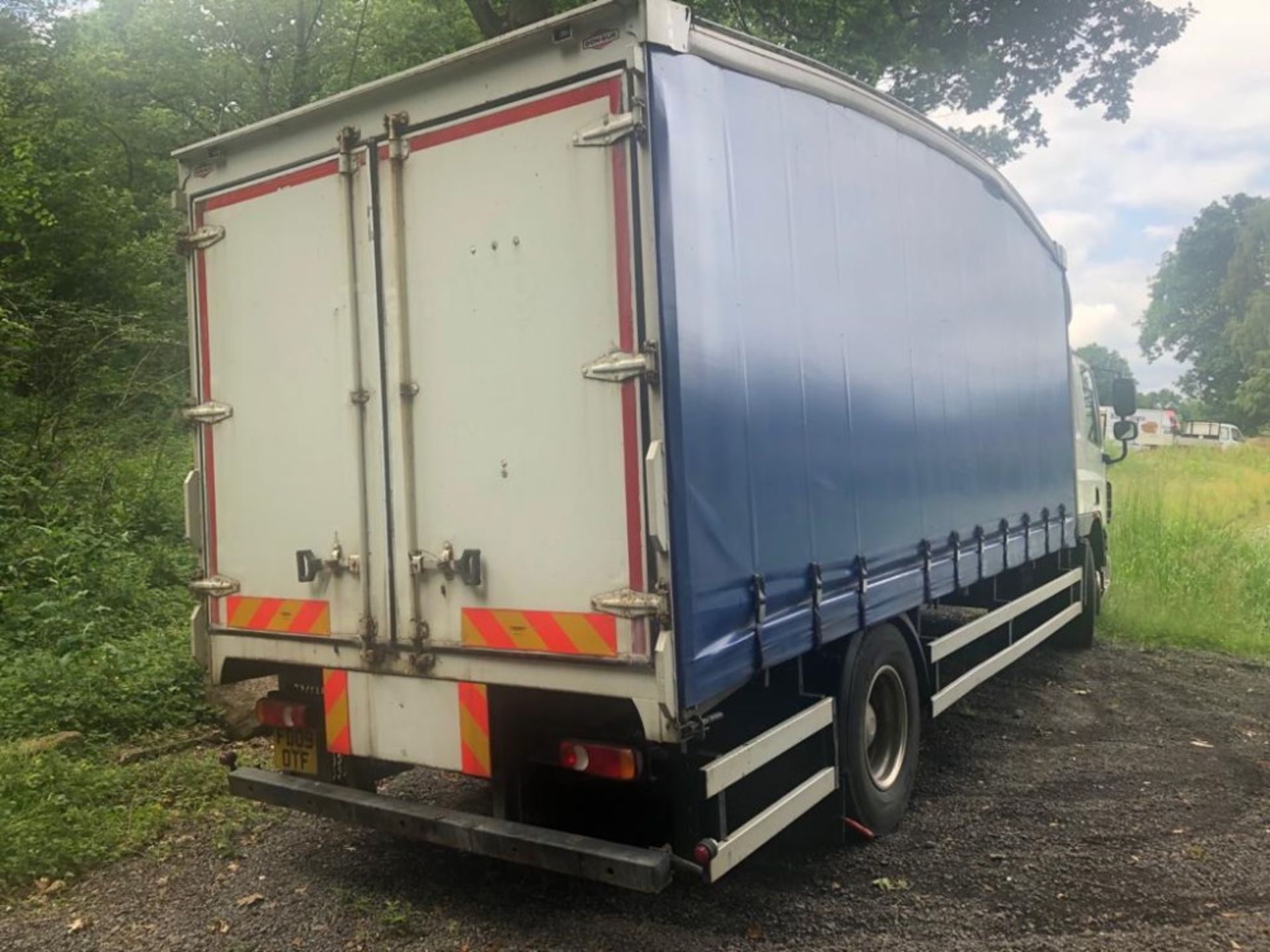 09 reg DAF CF 65.220 18 TON SLEEP CAB CURTAIN SIDER AUTO (LOCATION SHEFFIELD) 1ST REG 08/09, - Image 5 of 9