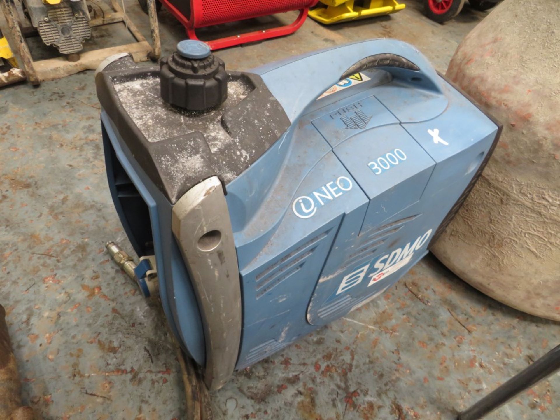 SDMO NEO 3000 PETROL GENERATOR [NO VAT]