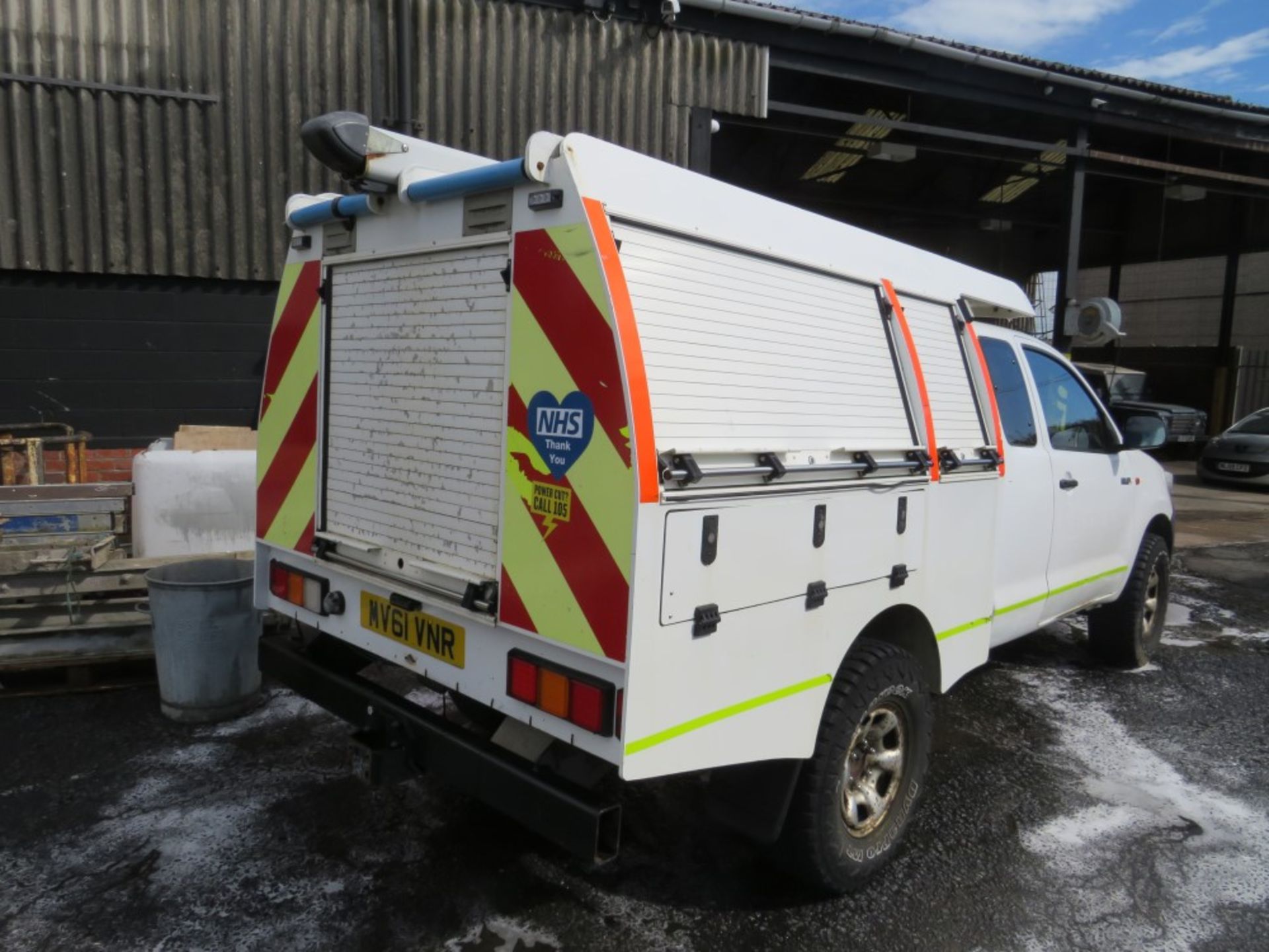 61 reg TOYOTA HILUX HL2 D-4D 4 X 4 ECB (NON RUNNER) (DIRECT ELECTRICITY NW) 1ST REG 12/11, - Image 4 of 6