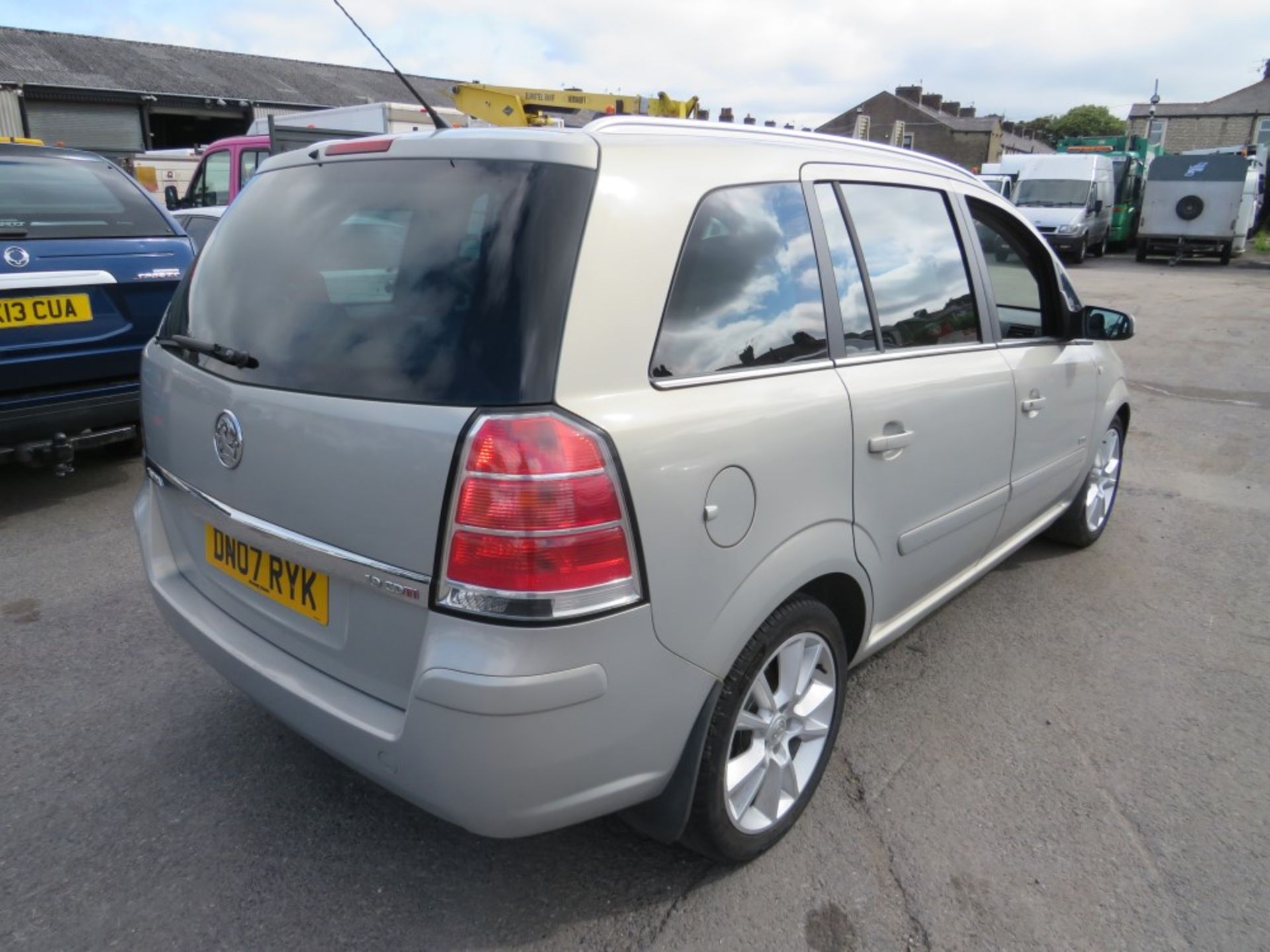 07 reg VAUXHALL ZAFIRA DESIGN CDTI, 1ST REG 06/07, TEST 09/21, 116083M NOT WARRANTED, PART V5 - NO - Image 4 of 6